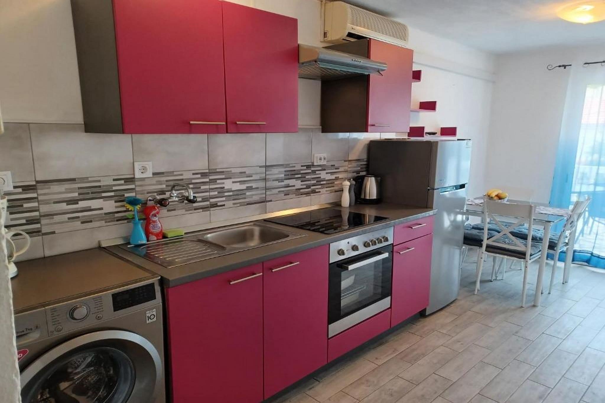 Apartments Katarina -Two Bedroom Apartment with Balcony and Sea View