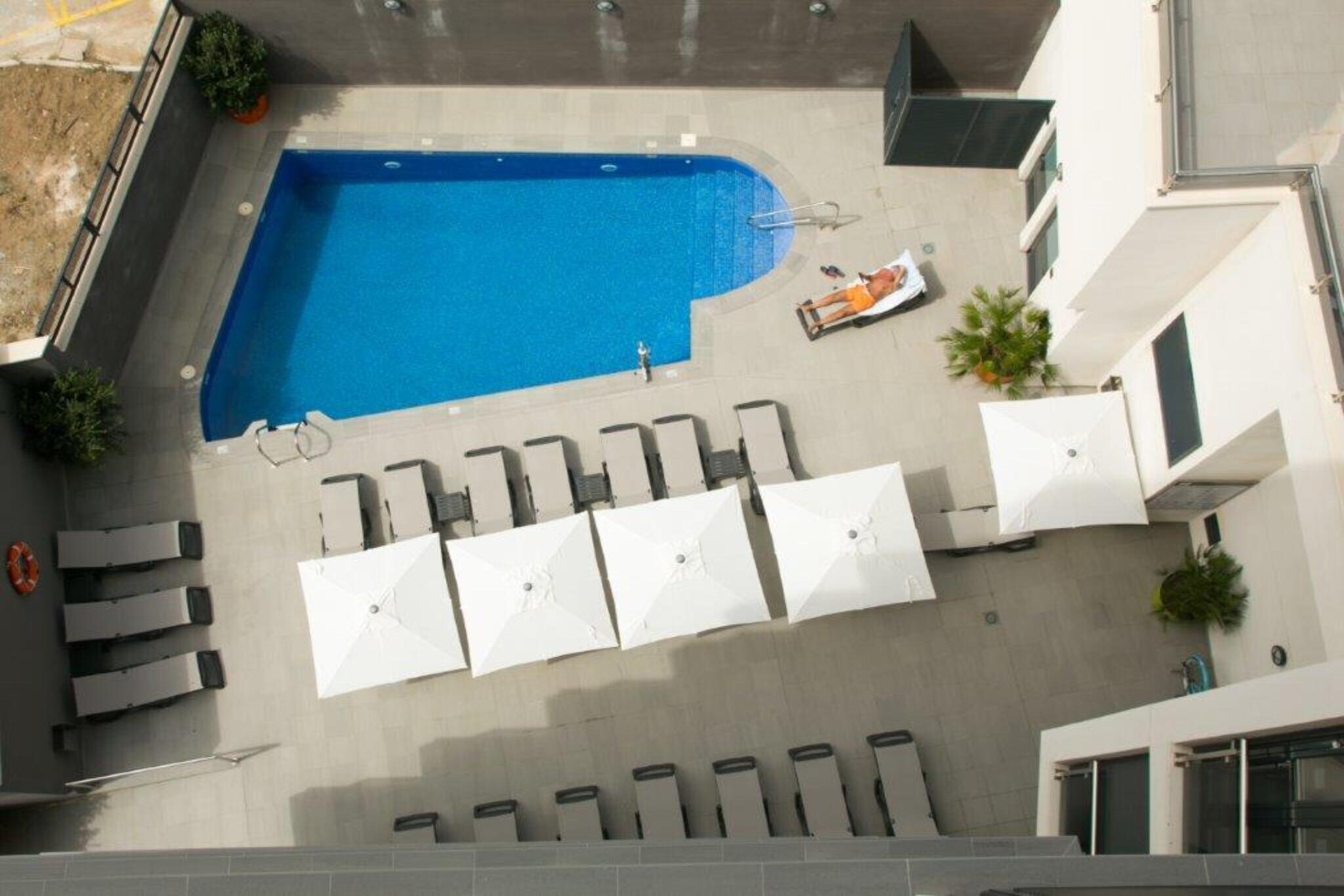 Apartamento con patio-Piscine