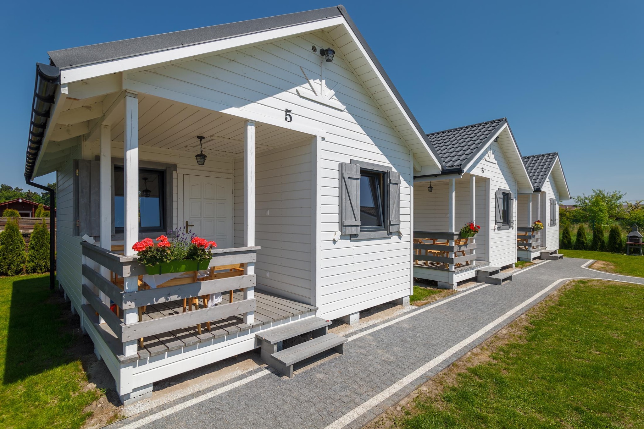 Holiday homes close to the seaside beach