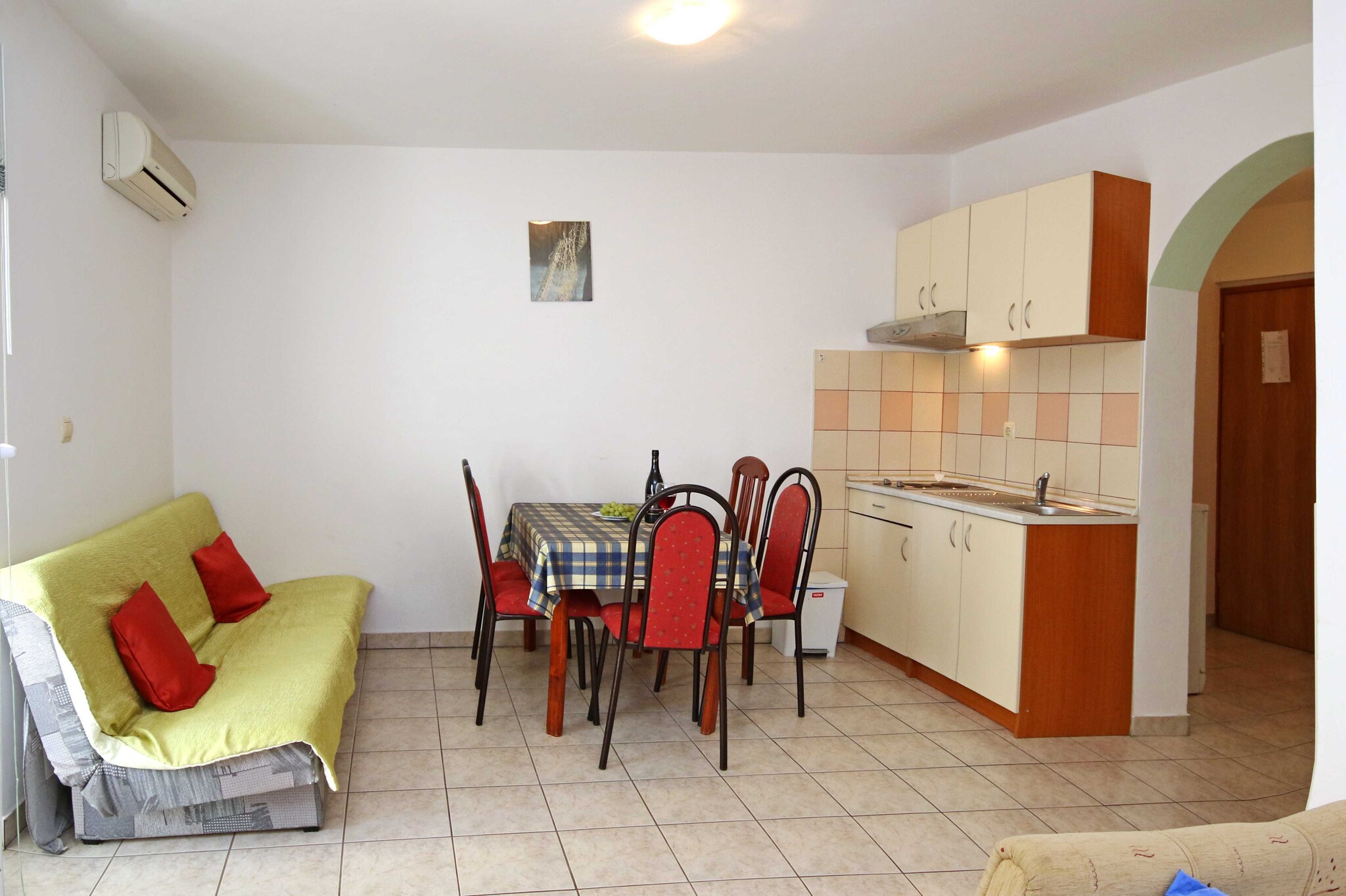 Apartments & Rooms Villa Petra is located in Žaborić, a peaceful coastal settlement only 10 km away from Šibenik.
A shared terrace fitted with outdoor furniture as well as common BBQ facilities is at your disposal.
Free private parking is provided, a reservation is not needed.
Luggage storage is possible prior to check in.
Airport shuttle as well as trips to National Parks Krka and Kornati can be organized upon request for an additional charge
This one bedroom apartment with balcony and sea view can accommodate up to four people. It features air-conditioning as well as LCD TV. The kitchenette is equipped with stove, refrigerator and kitchen utensils. The private bathroom comes with a shower and toilet. Bed linen and towels are at your disposal.
Žaborić is known for its pebble and sandy beaches as well as the long seaside promenade perfect for strolling and enjoying the sunset. The closest beach is only 70 m from the property. The grocery store is located 500 m from the property, while restaurants and bars can be found within 1 km from the property.
Apartments & Rooms Villa Petra are located only 20 km from National Park Krka and only an hour away from National Park Kornati.
Airport is located 31 km from the property.