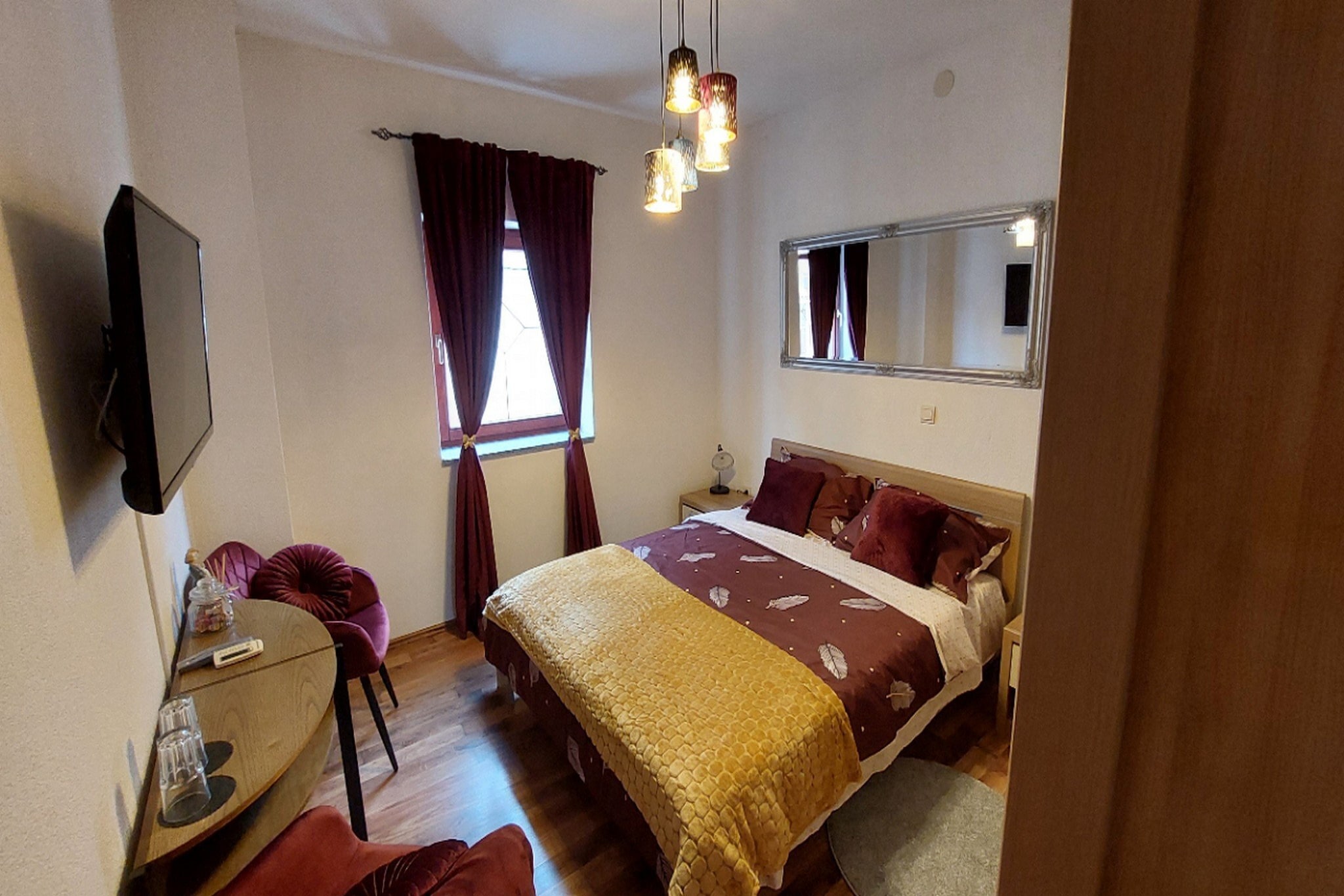 Rooms Argo - Superior Double Room  (Crvena)