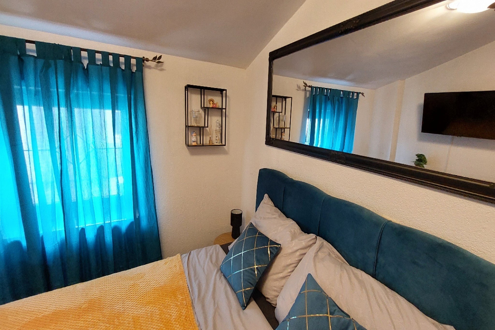 Rooms Argo- Premium Double Room  (Tirkizna) - Bedroom