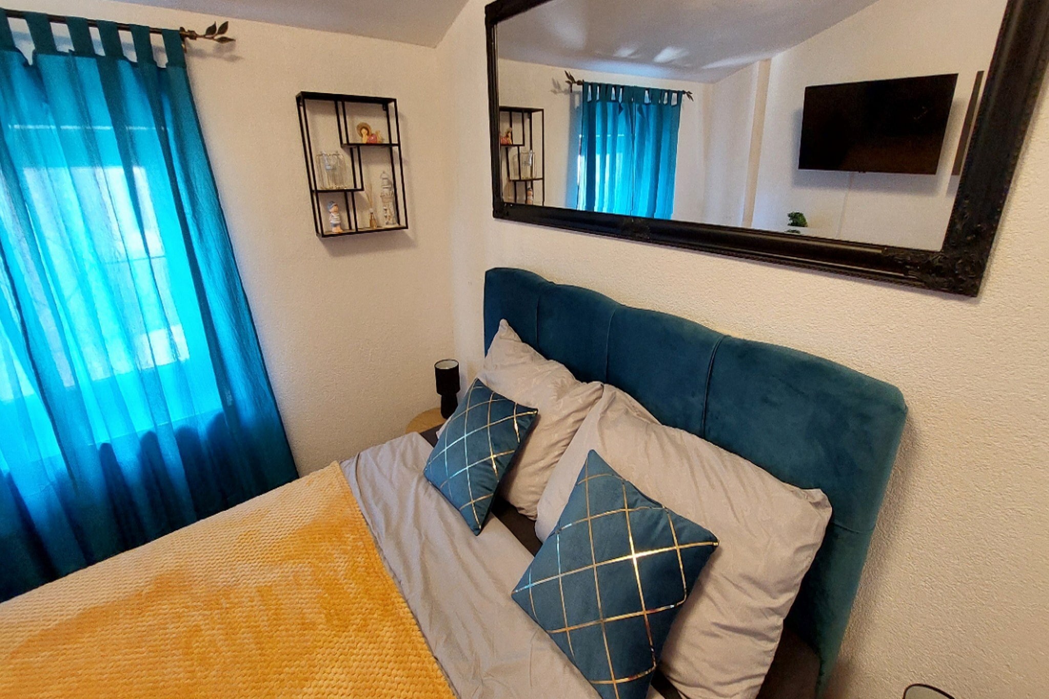 Rooms Argo- Premium Double Room  (Tirkizna) - Bedroom