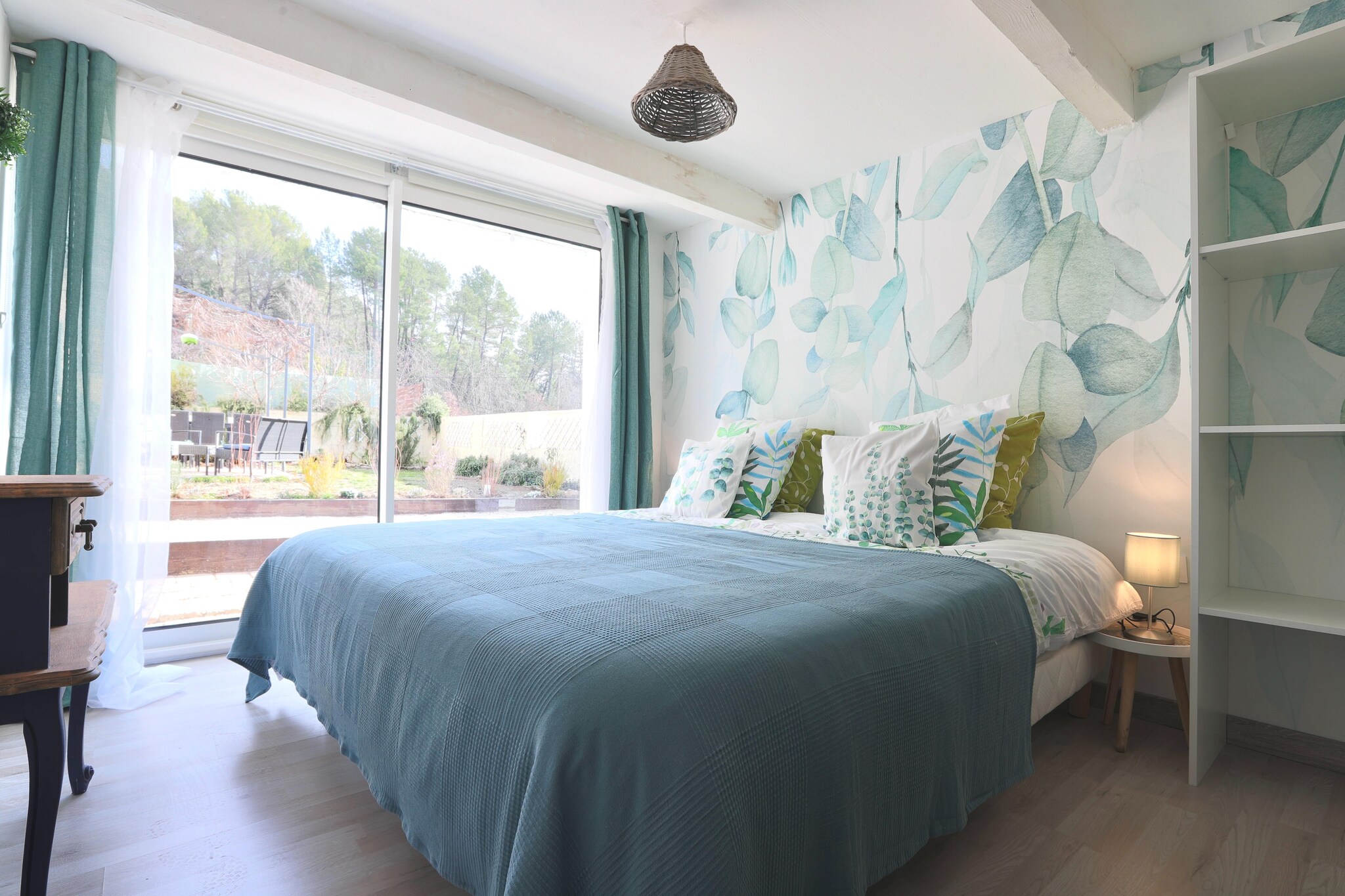 Holiday Home in Gargas near Route des Ocres