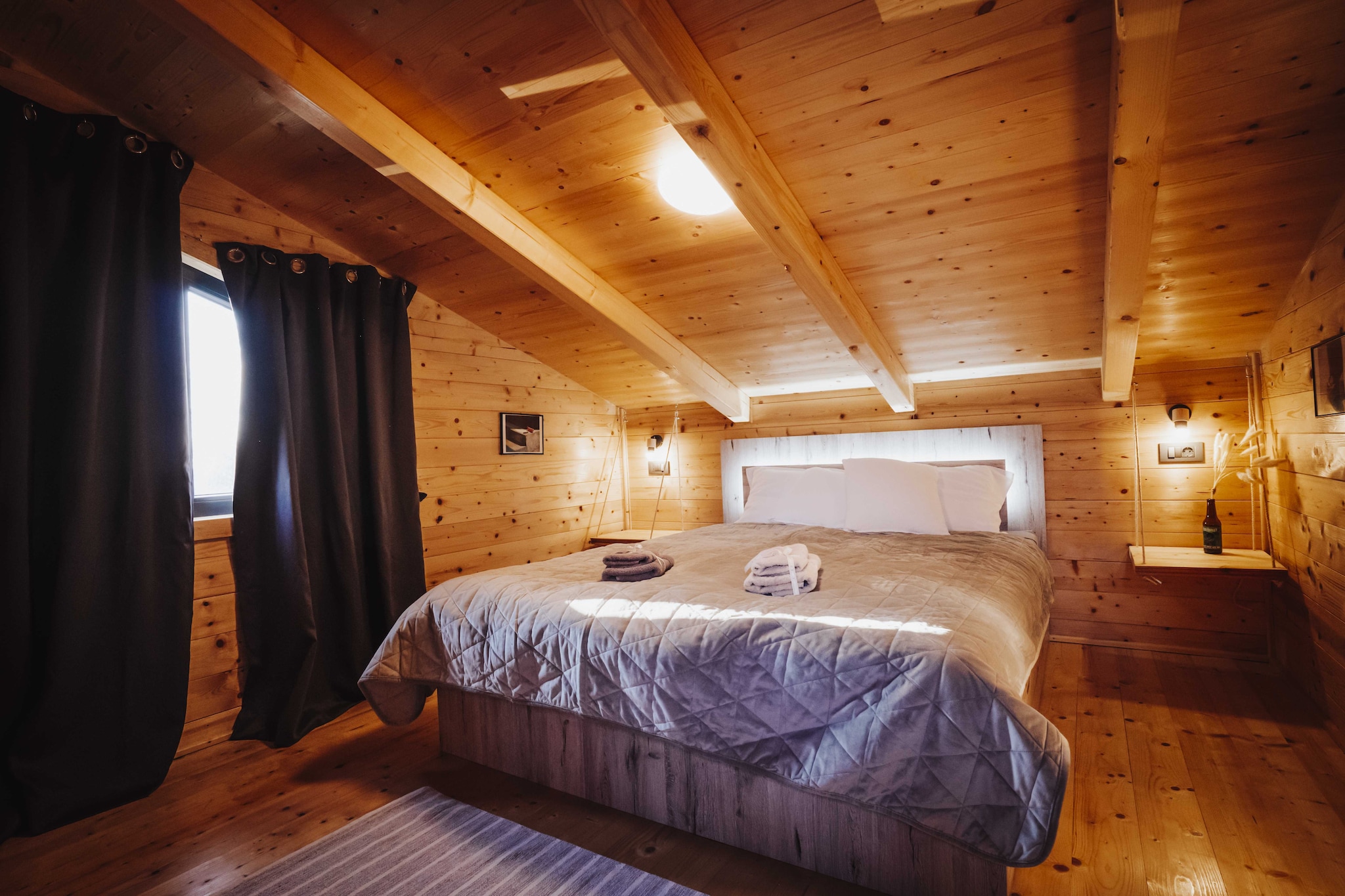 Holiday Home Nightswim Inn - Two Bedroom Holiday Home with Swimming Pool-Bedroom
