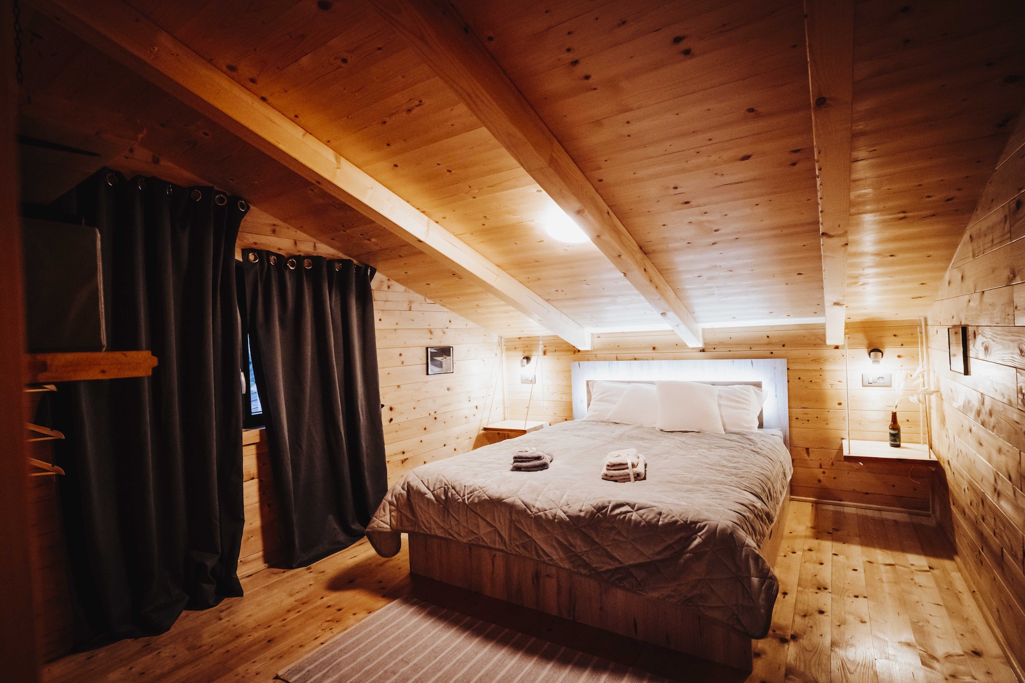 Holiday Home Nightswim Inn - Two Bedroom Holiday Home with Swimming Pool-Bedroom