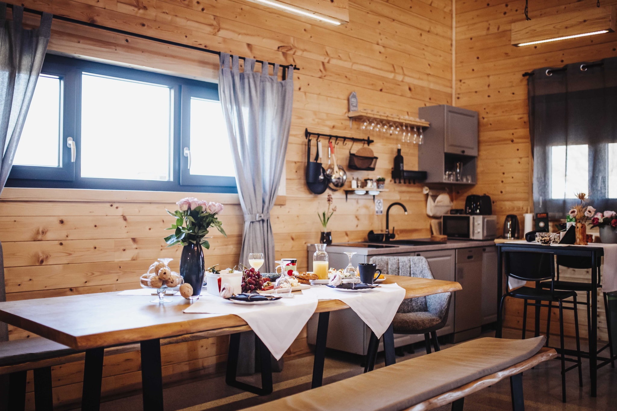 Holiday Home Nightswim Inn - Two Bedroom Holiday Home with Swimming Pool-Dining room