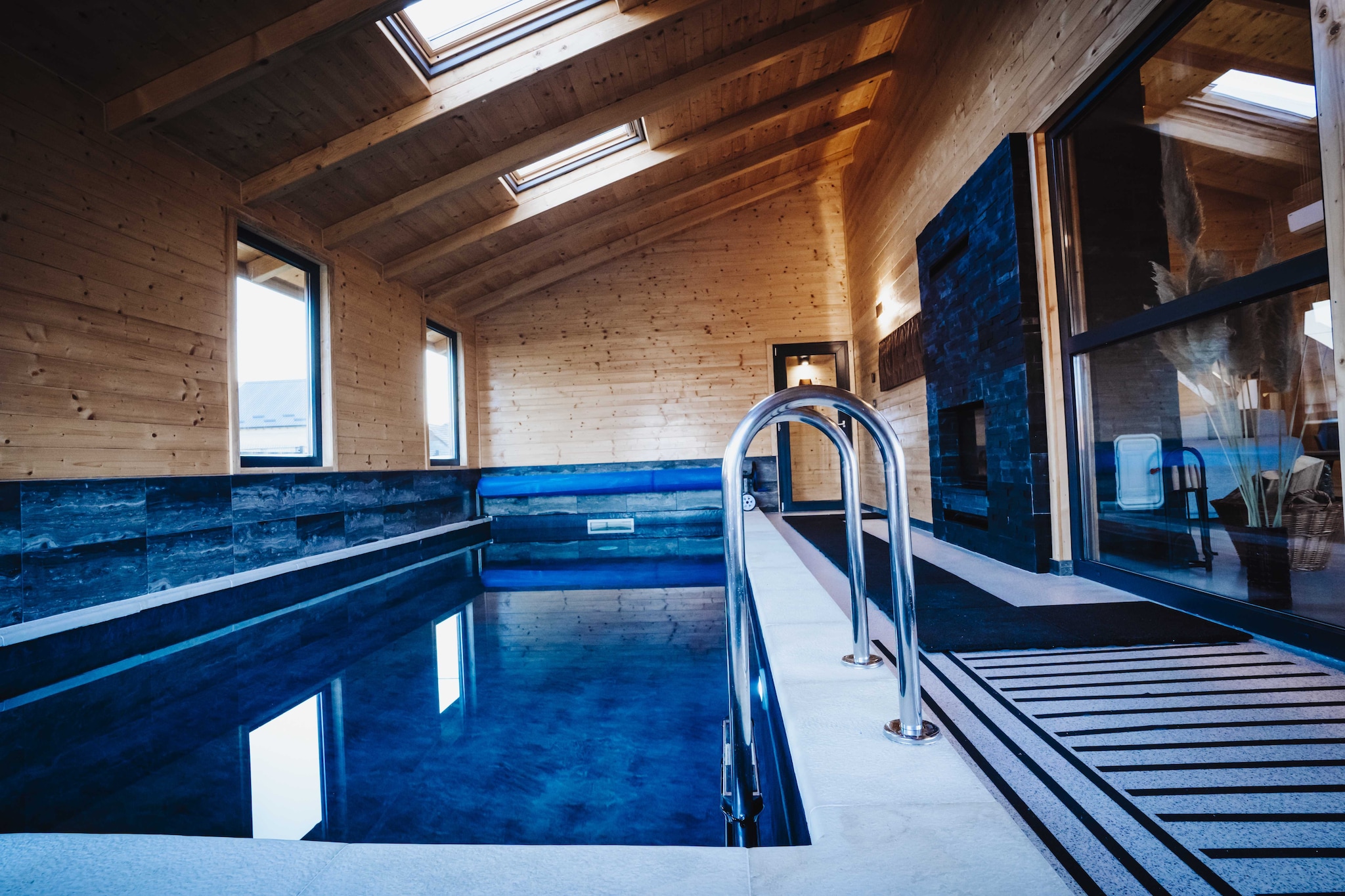 Holiday Home Nightswim Inn - Two Bedroom Holiday Home with Swimming Pool-Swimming pool
