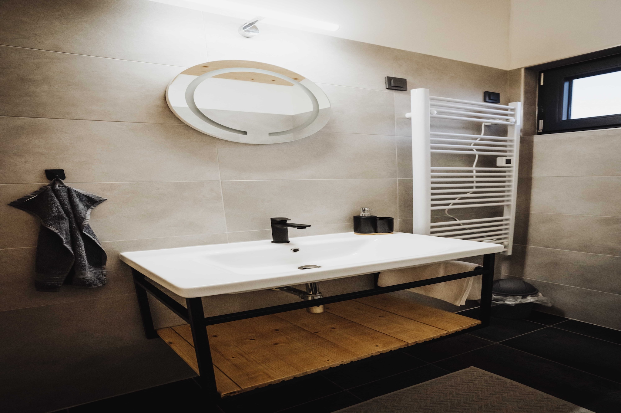 Holiday Home Nightswim Inn - Two Bedroom Holiday Home with Swimming Pool-Bathroom