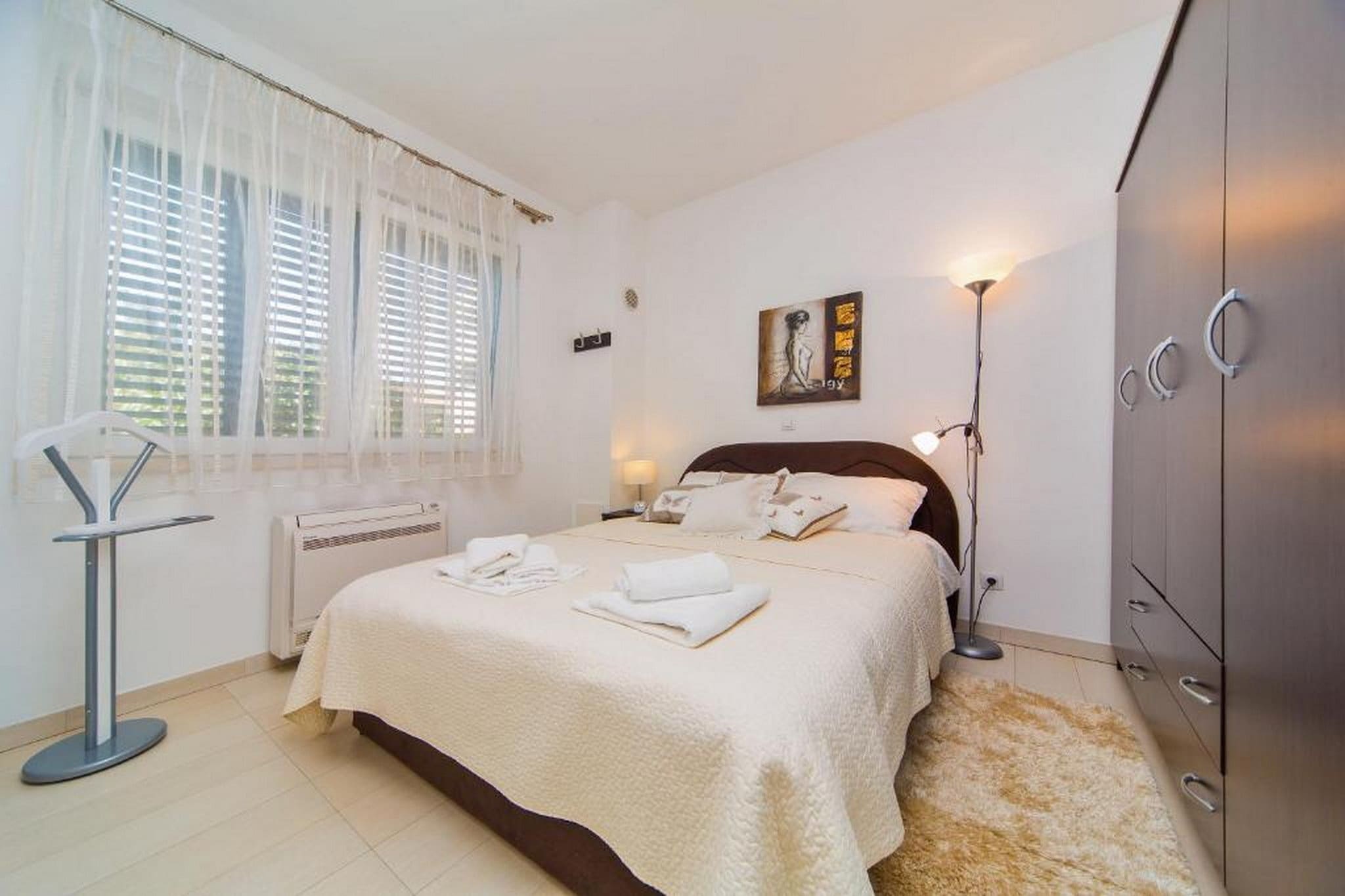 4B Apartments - Two Bedroom Apartment with Balcony A1-Slaapkamer