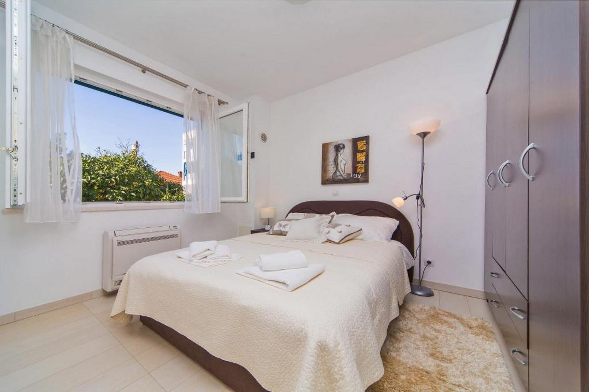 4B Apartments - Two Bedroom Apartment with Balcony A1-Slaapkamer