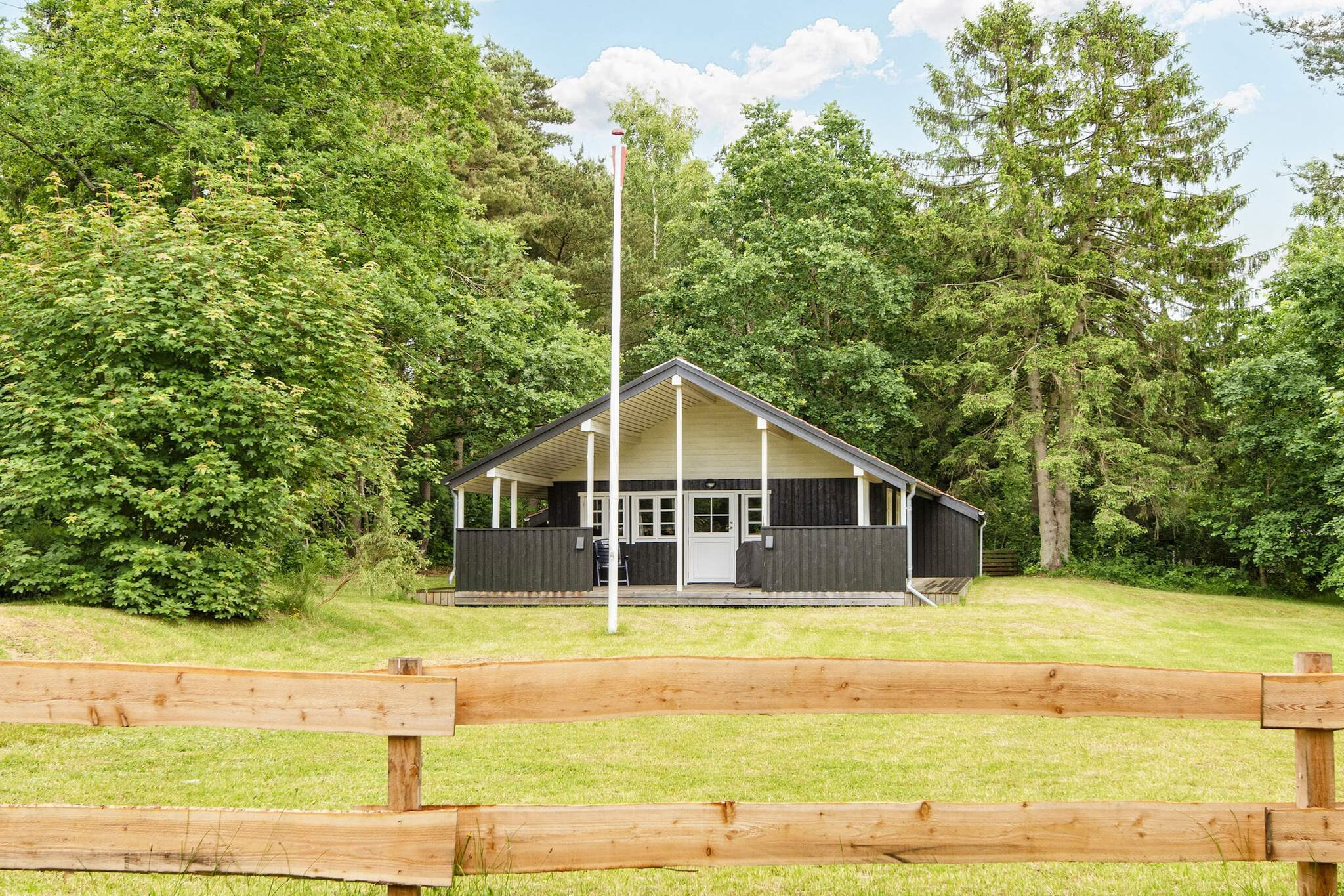 Lush home in Glesborg, 6 guests - Outdoor