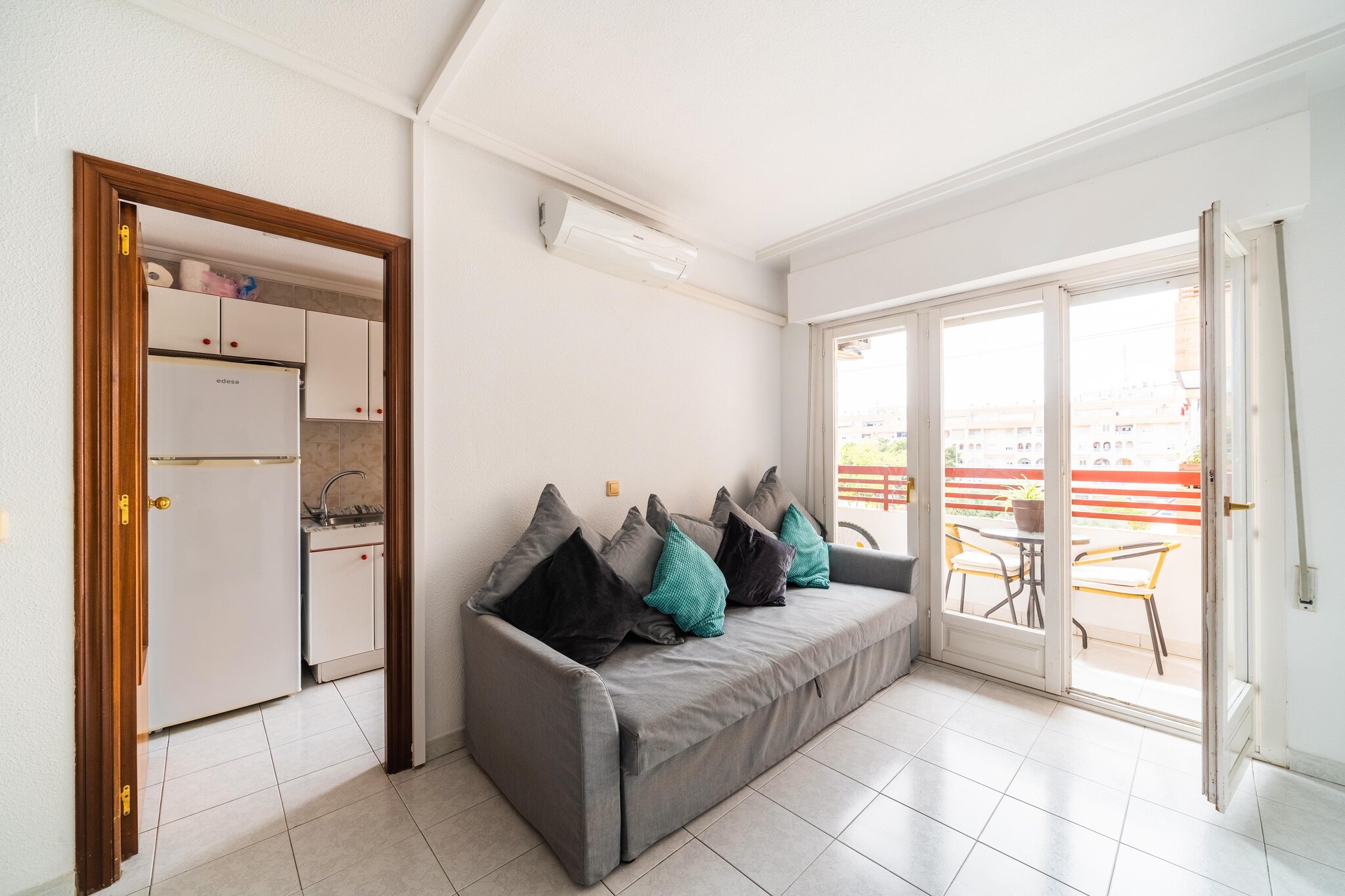 An optional utilities and service fee of EUR 50,00 will be charged before your arrival. Details are given below.<br> This nice apartment is very close to the beach of Playa del Cura, but also near the center of Torrevieja. It is ideal for a sunny holiday with family or friends. Being so close to the city center everything you need is within reach. From beautiful parks, gardens and squares to Spanish and international bars and restaurants, natural pink salt lakes, shopping malls, supermarkets, night clubs, beaches with crystal clear water and golden sand, water parks and much more! The property is 35 minutes' drive from Alicante airport and 45 minutes from Nova Murcia regional airport (easily accessible by public transport). As if that wasn't enough, Villamartin, Las Ramblas, La Zeni Boulevard and the Real Club de Campoamor golf courses are only 25 minutes away by car. The apartment has a comfortable bedroom, a bathroom and a living room with a sofa bed. In the kitchen you can prepare your favorite dishes independently and the balcony is ideal for a relaxing end to the holiday. The apartment is accessible by elevator and you can park for free around the building. About Belvilla: With a Belvilla you are assured of a successful holiday. There is always a Belvilla that will give you an unforgettable holiday. We have a surprising and wide range of unique holiday homes for the summer holidays, a weekend away or a week of winter sports. The range consists of more than 40,000 holiday homes in 20 European countries. Unique holiday homes with typical regional features in beautiful locations, whether on the coast, high in the mountains or centrally in the city center. Think of authentic country houses with swimming pool in France, special agriturismos in Tuscany, sturdy chalets in the Alps or large houses in the Ardennes. For a family, a couple or for a large group. You will find them in the most beautiful places, so there is plenty to do and discover for everyone! We are constantly looking for new homes and new destinations that match the wishes of our guests. A Belvilla home gives you the freedom to enjoy breakfast in your pyjamas or continue a good conversation into the morning hours without having to worry about the bar's closing time. Prepare gourmet meals with fresh local ingredients in your own kitchen and take advantage of having your own swimming pool to do as many cannonballs as you want! In other words, you can enjoy complete privacy in your home away from home. <br><b> Optional Utilities & Service Package </b><br><b> An optional utilities and service package of EUR 50,00 </b> can be selected prior to your arrival. You will receive a separate communication with the payment link should you wish to include it.<br>This package ensures a seamless stay and conveniently covers services such as final cleaning, utility consumption, service support, and protection against minor damages or incidental costs during your stay.<br>Guests who prefer may manage these services independently, provided the property is returned in good order at check-out.