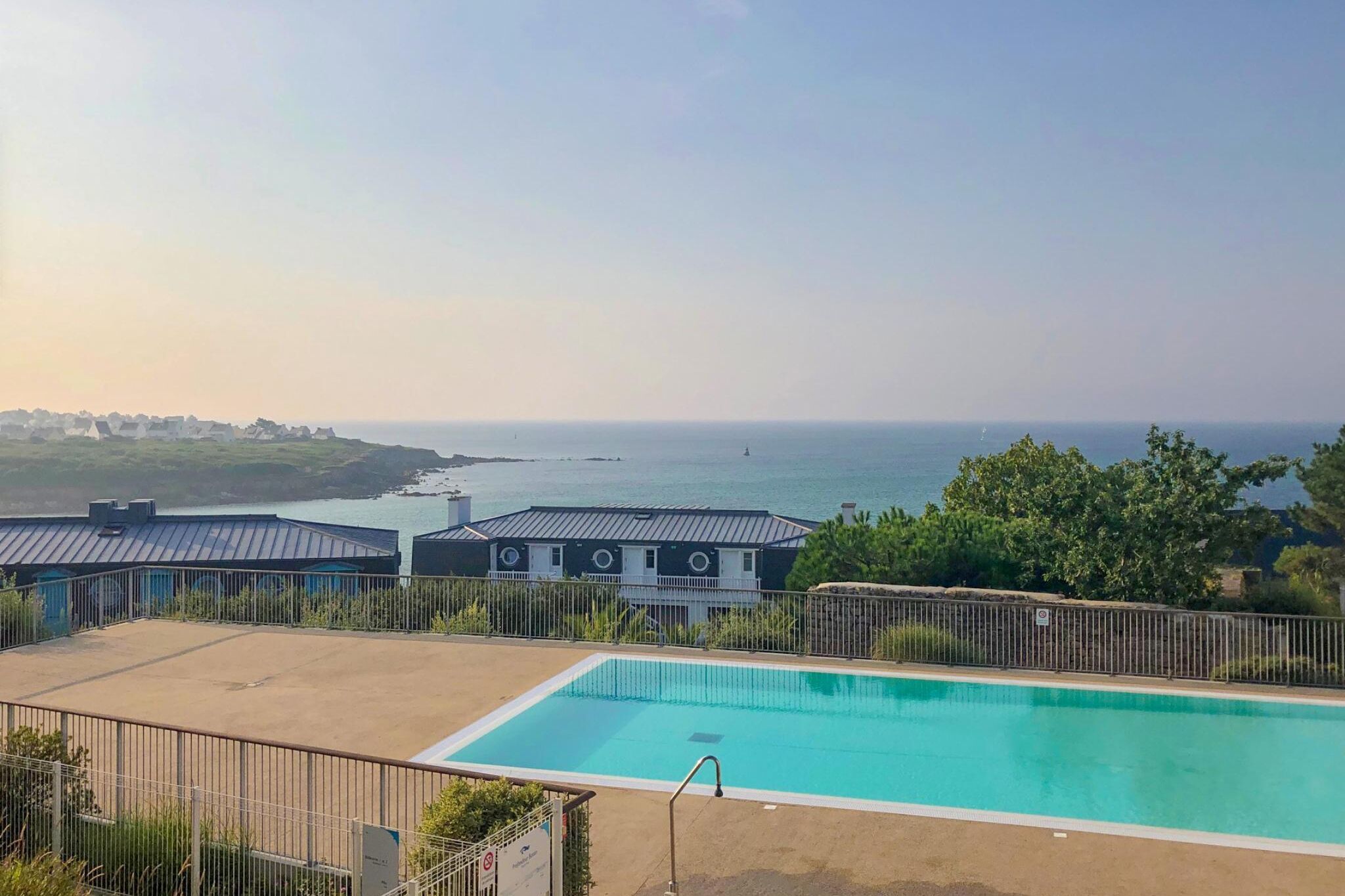 Apartment with pool and sea view in southwest Brittany