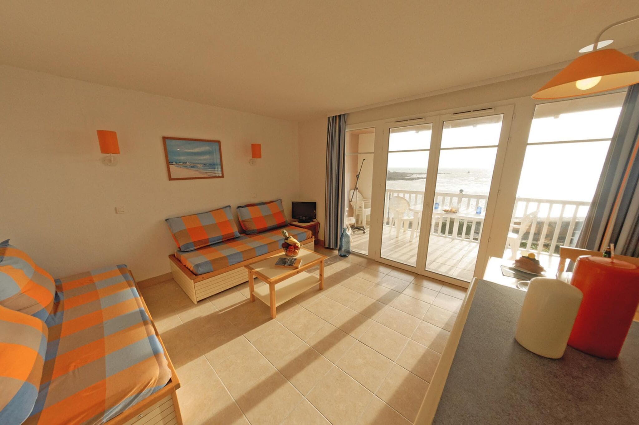 Appartement proche de la belle plage de Trescadec avec vue mer