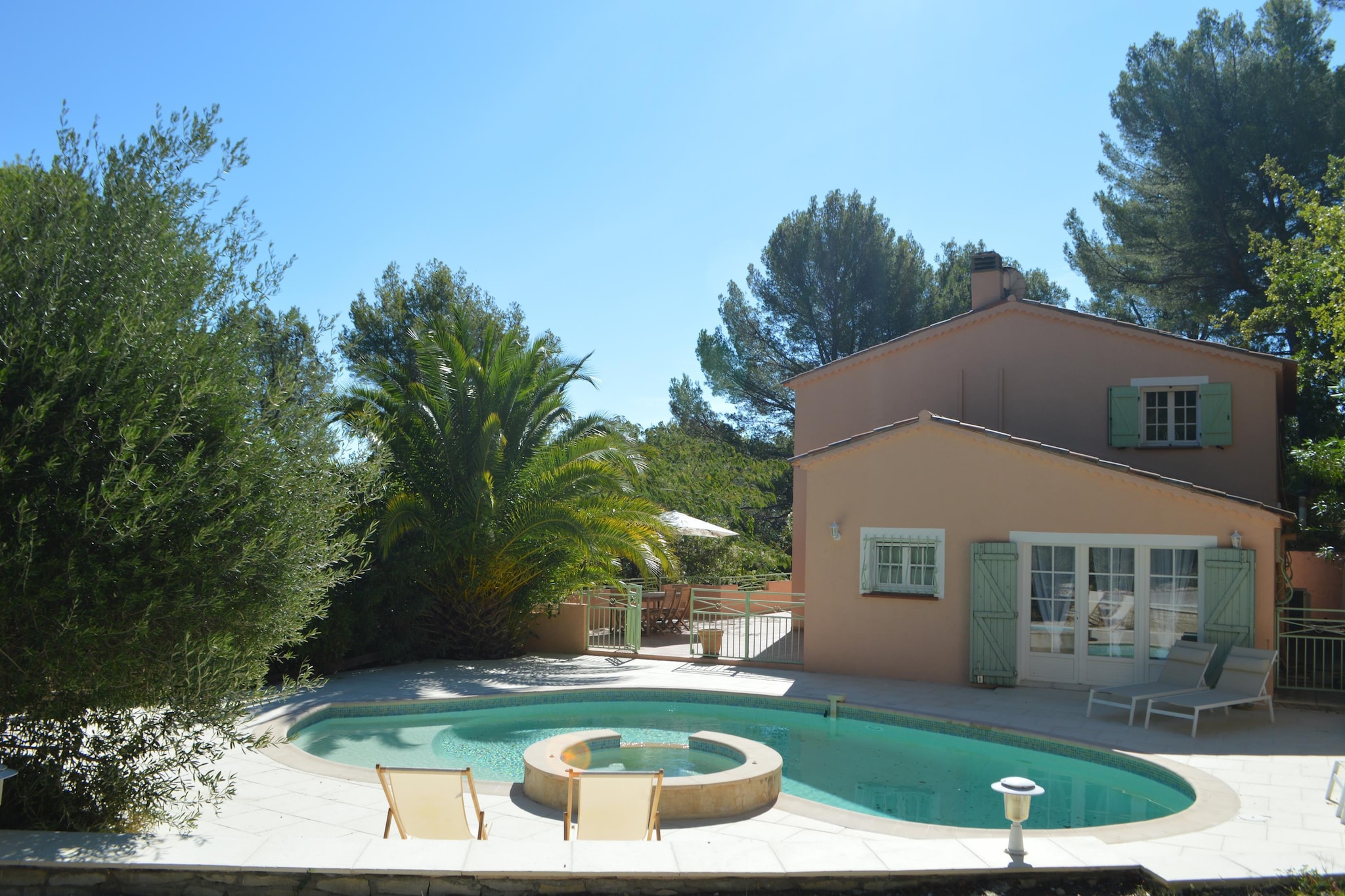 Ferienhaus mit großem Garten und Pool in Figanieres