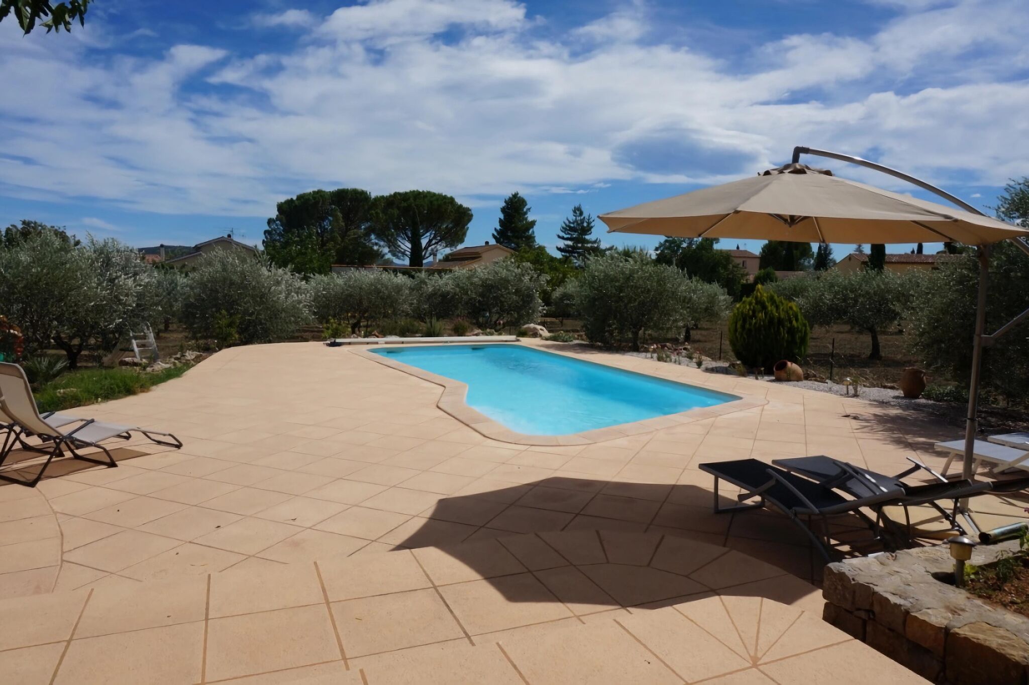 Beautiful holiday home in Les-Arcs -Sur-Argens with pool