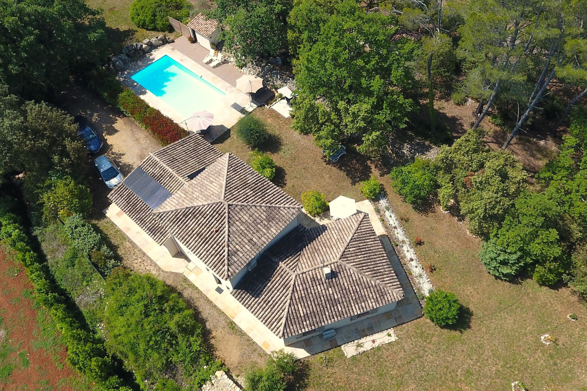 Magnificent holiday home with pool