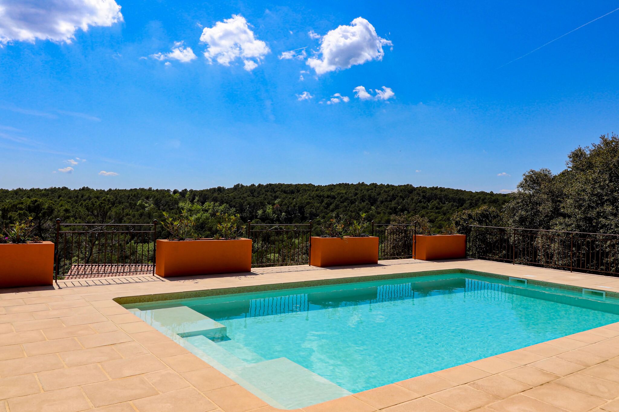 Amazing holiday home in Flayosc with private pool