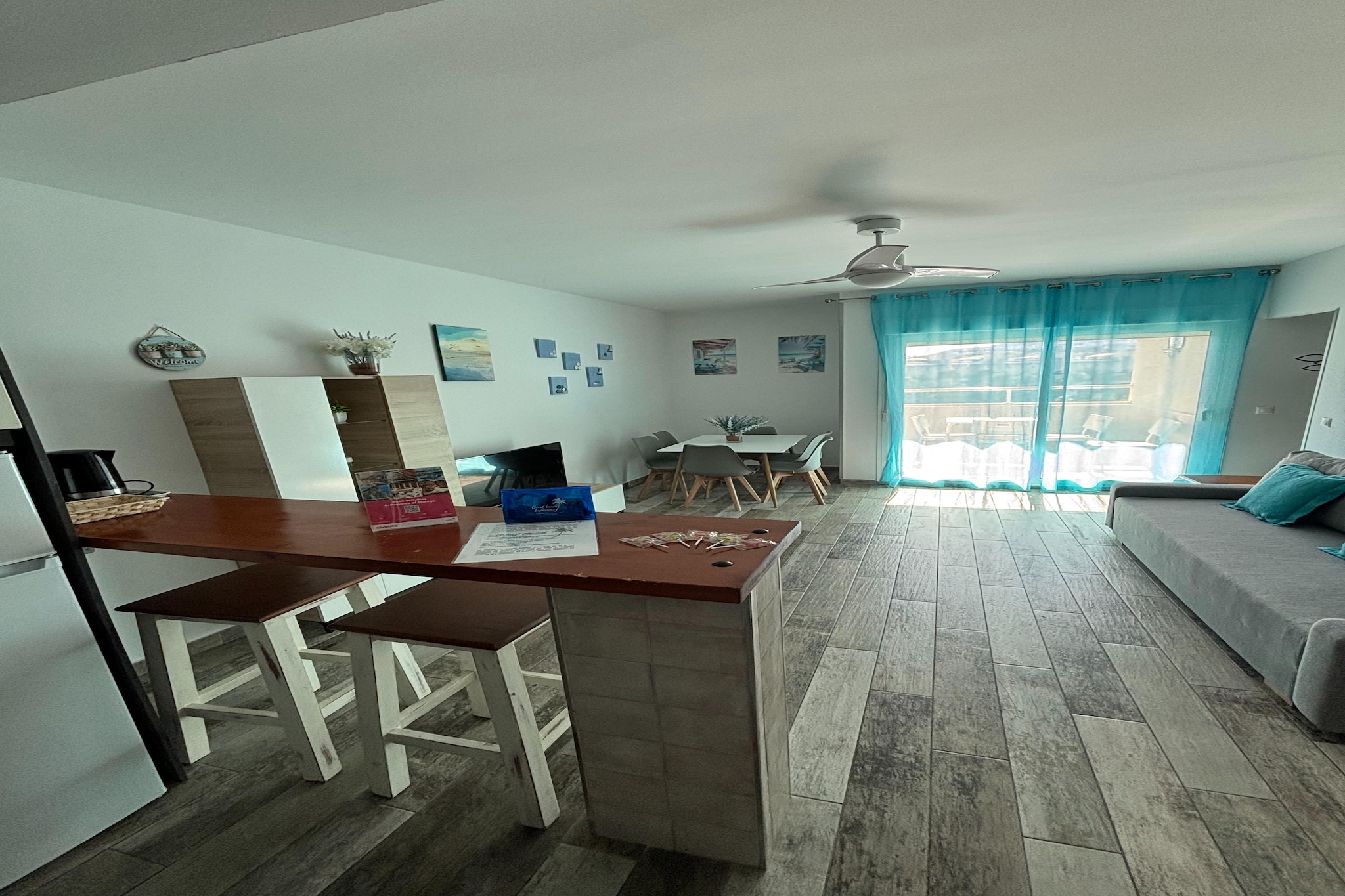 Apartamento con terraza panorámica en Playa Benalmádena - Woonkamer