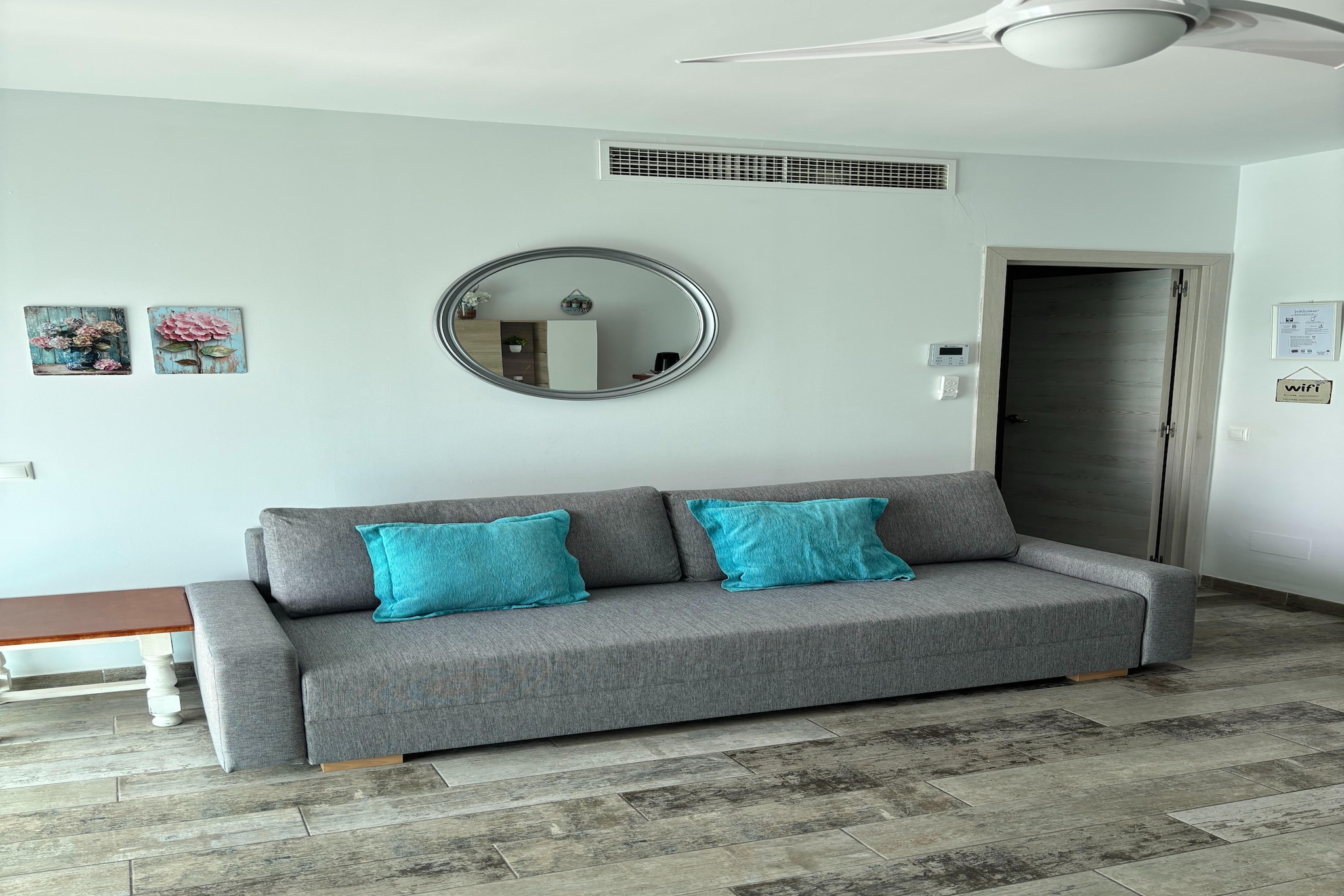 Apartamento con terraza panorámica en Playa Benalmádena - Woonkamer