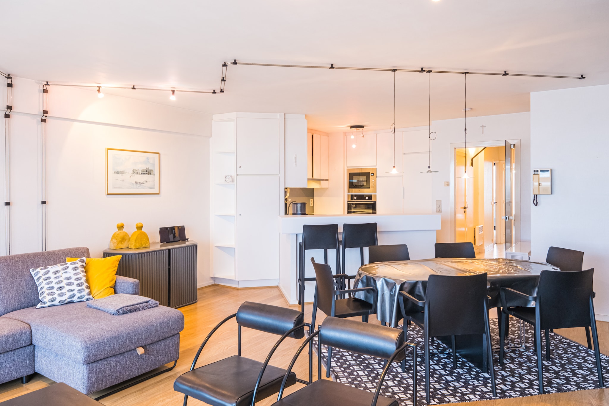 Apartment with two terraces and sea view