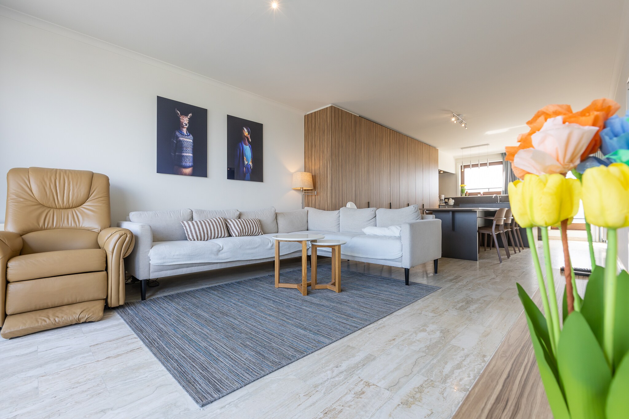 Ground floor: (Living room(TV, dining table, seating area, radio), Kitchen(boiling water tap, toaster, coffee machine, oven, microwave, dishwasher, fridge-freezer, Juicer), bedroom(double bed(two single duvets, down, 90 x 200 cm)), bedroom(double bed(twin duvet , down, 90 x 200 cm)), bedroom(bunk bed(duvet, down, 90 x 200 cm, 190 x 200 cm)), bathroom(bath tub), bathroom(shower), toilet(guest toilet), bicycle room, storage, garage, Internet access, tumble dryer, washing machine, terrace, parking, deckchairs, lift, children\'s bed, high chair)