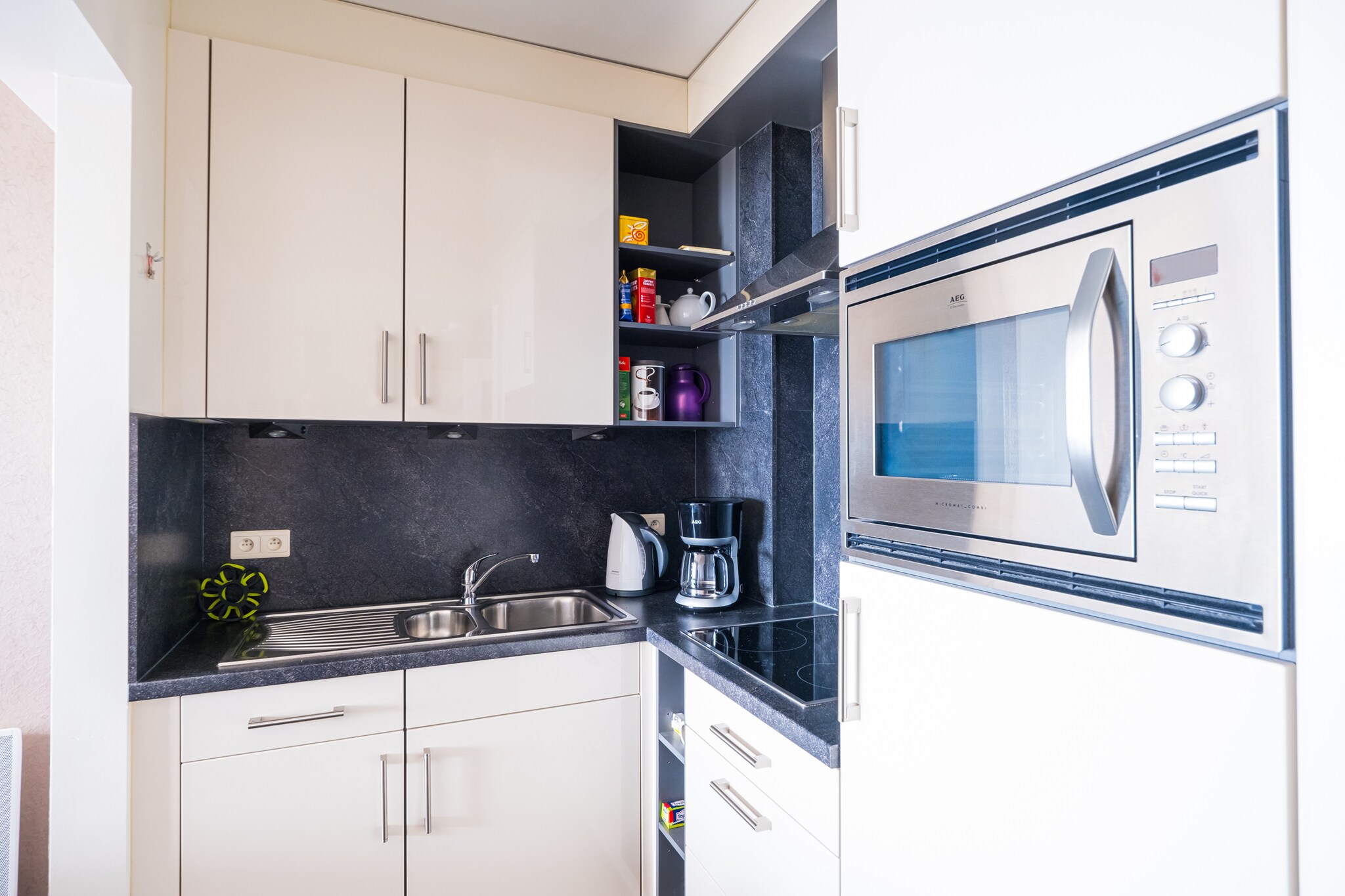 Apartment on the 7th floor with sea view