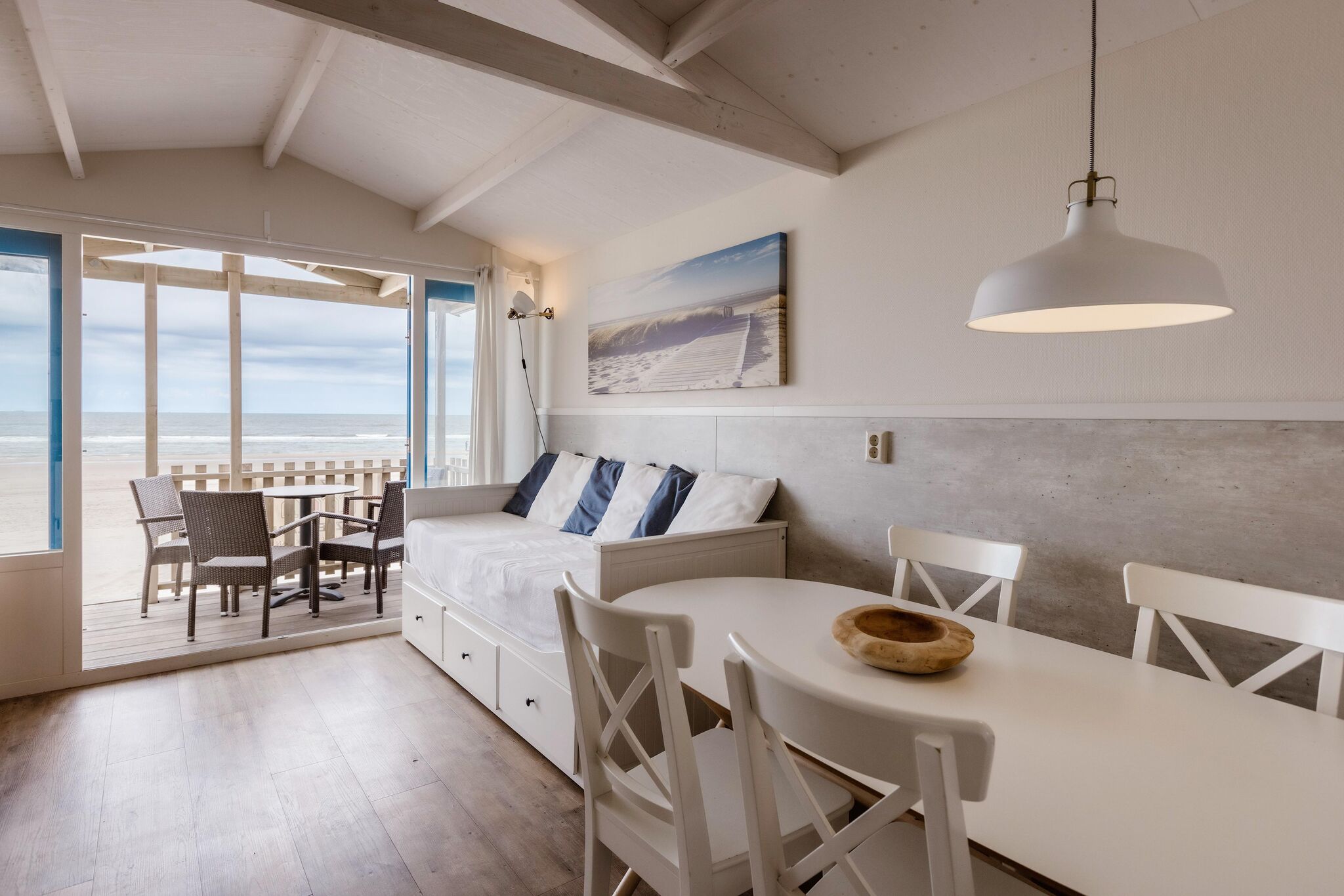 Beach house with direct sea view, on the North Sea beach of Wijk aan Zee