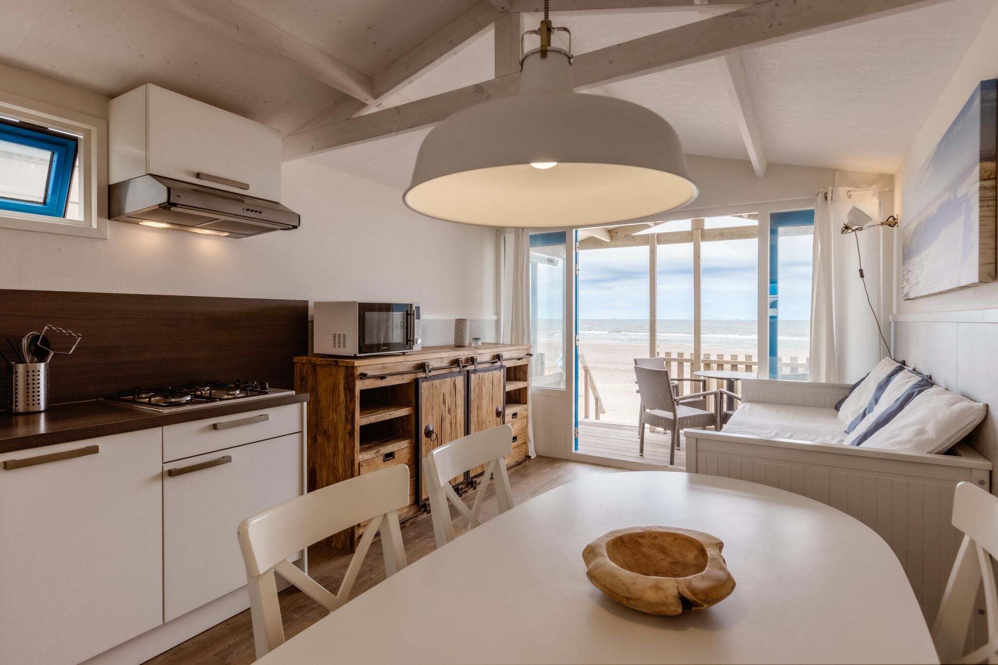 Beach house with direct sea view, on the North Sea beach of Wijk aan Zee