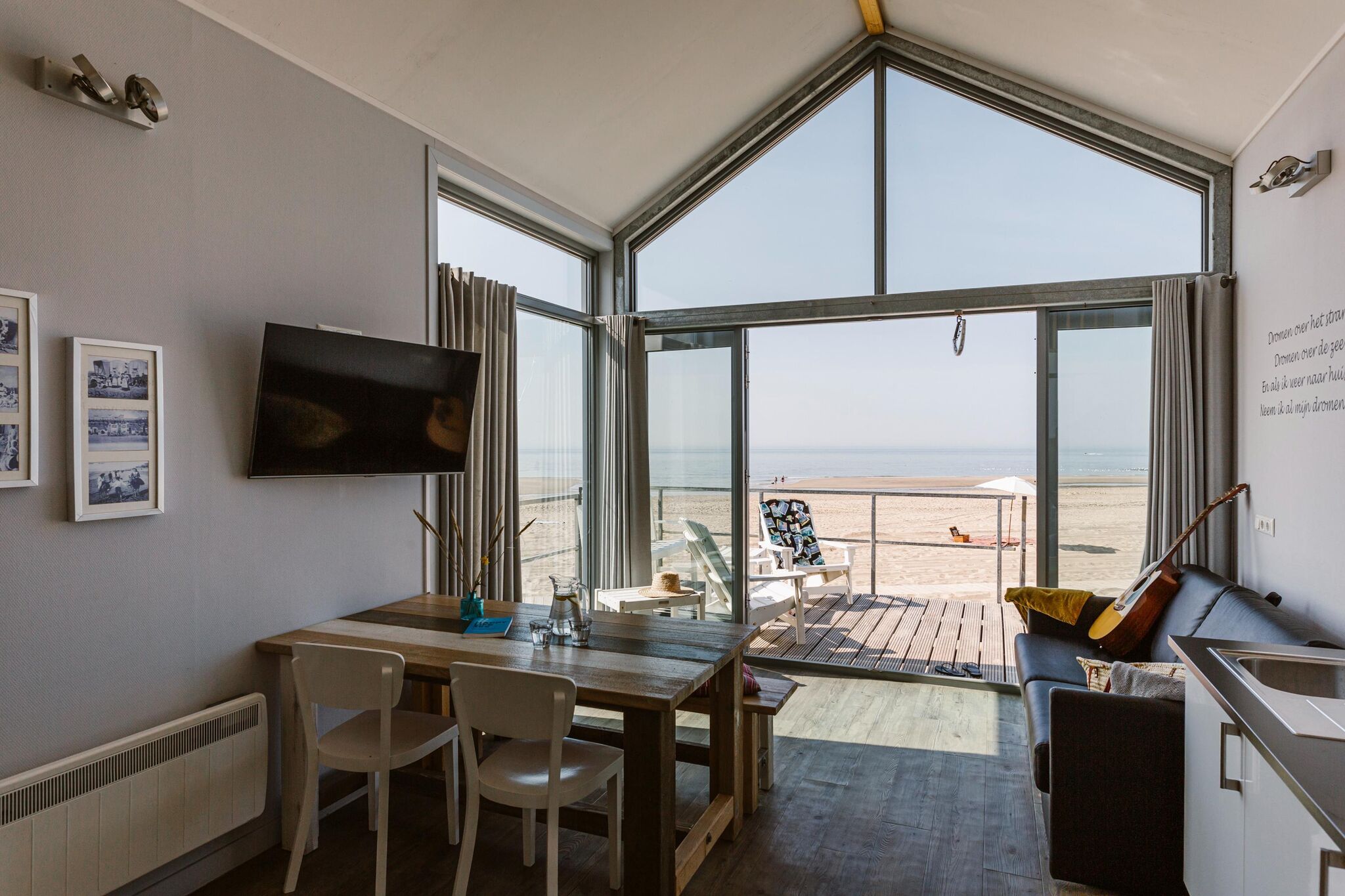 Beautifully located holiday home on the North Sea beach of Julianadorp