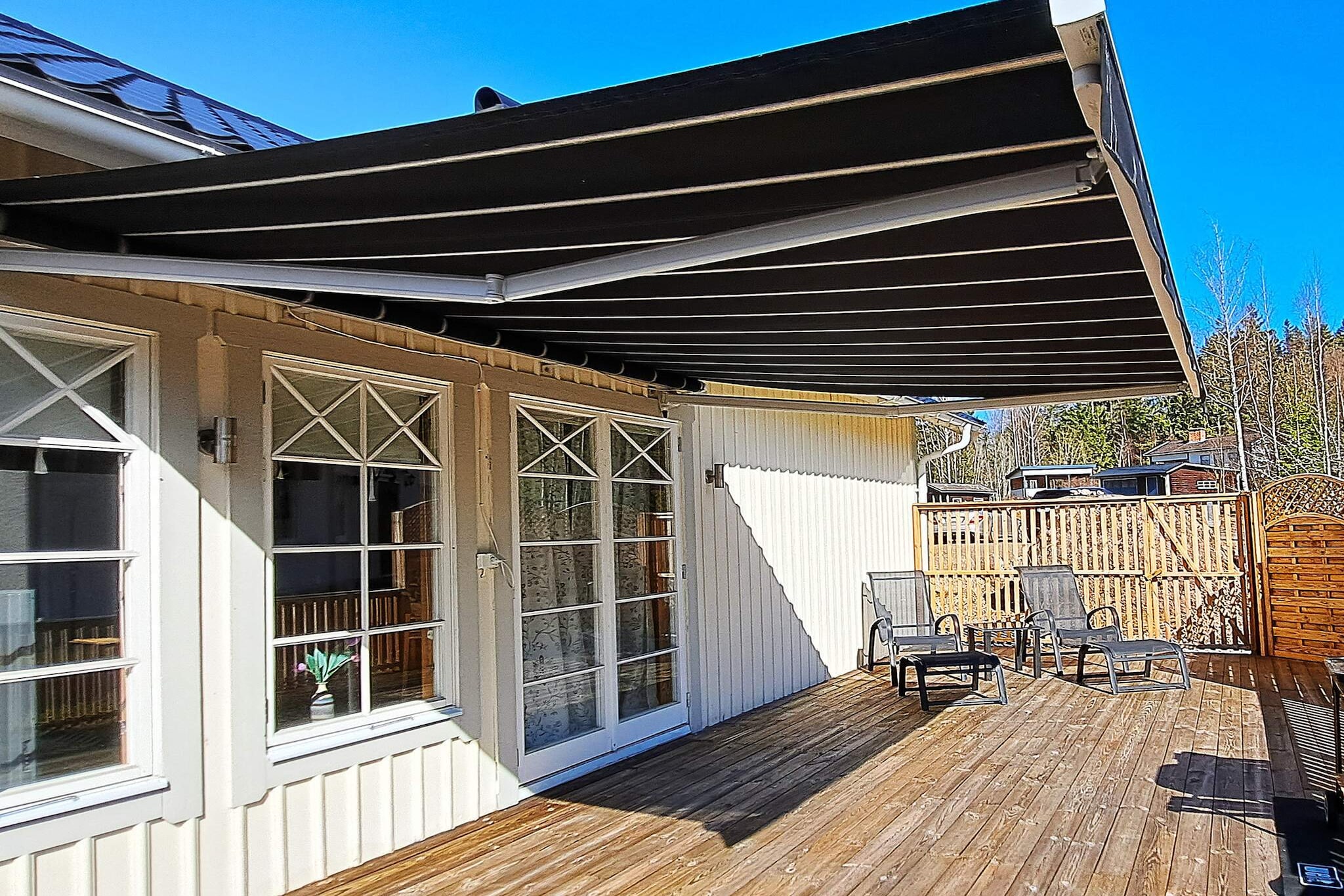 Internet Access DSL, Living room(double bed), Kitchen(cooker(electric), hood, coffee machine, microwave, dishwasher, fridge-freezer), Living/bed room(double folding bed), bathroom(washbasin, shower, toilet, washing machine), balcony, heating(electric), garden furniture, parking, air to air heatpump