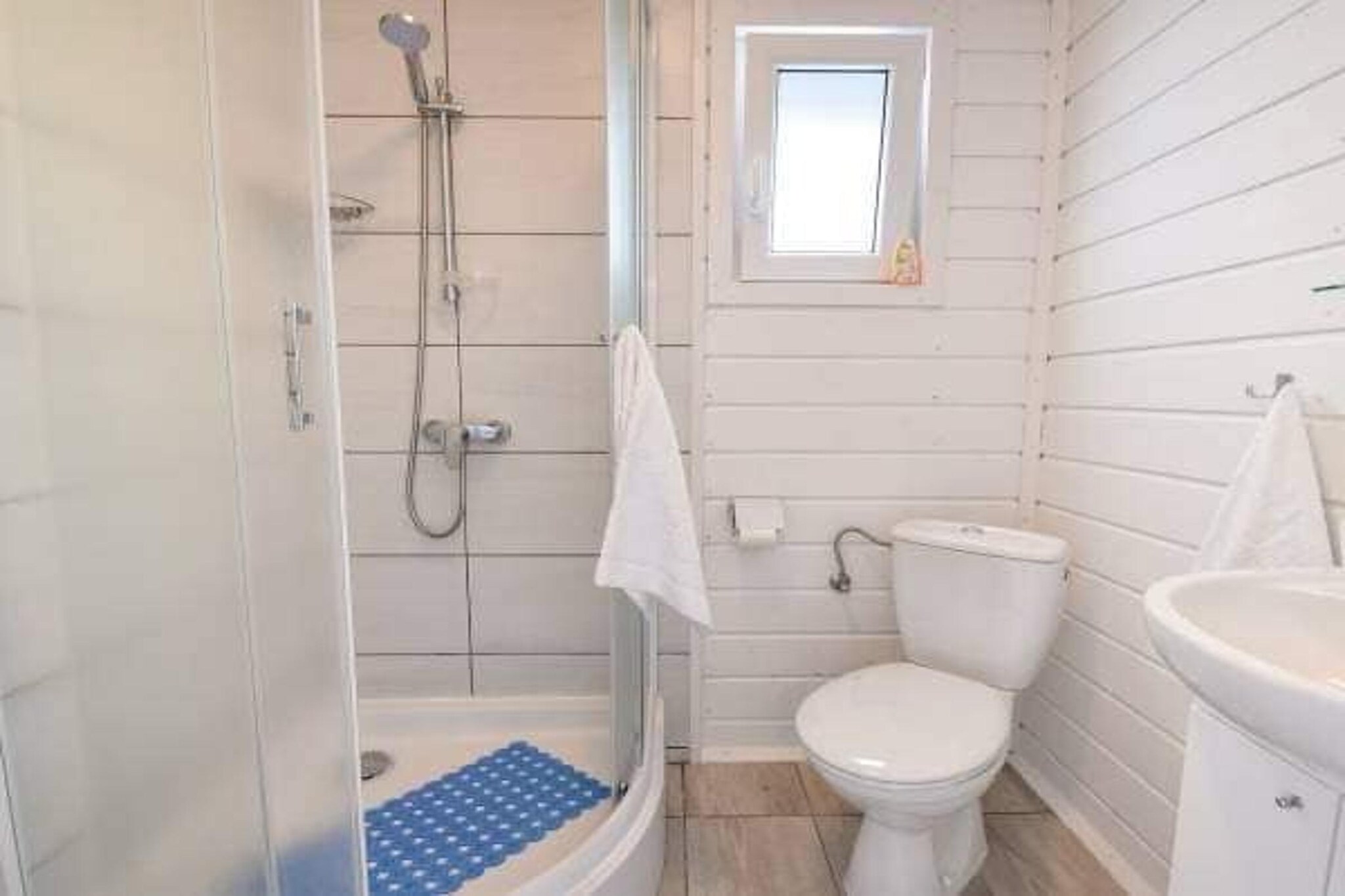 Domki wakacyjne dla 5 os Chlopy-Bathroom