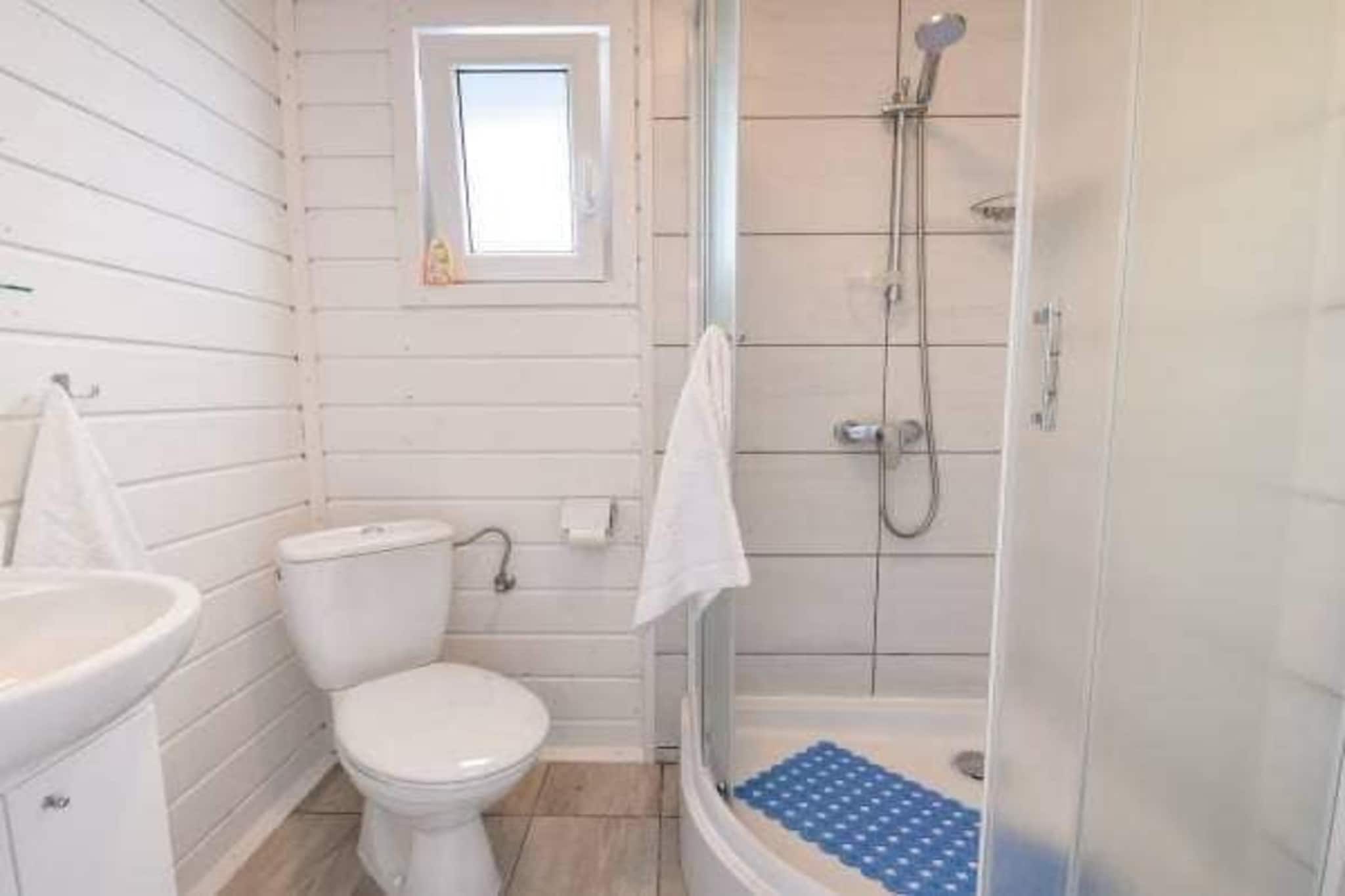 Domki wakacyjne dla 6 os Chlopy-Bathroom