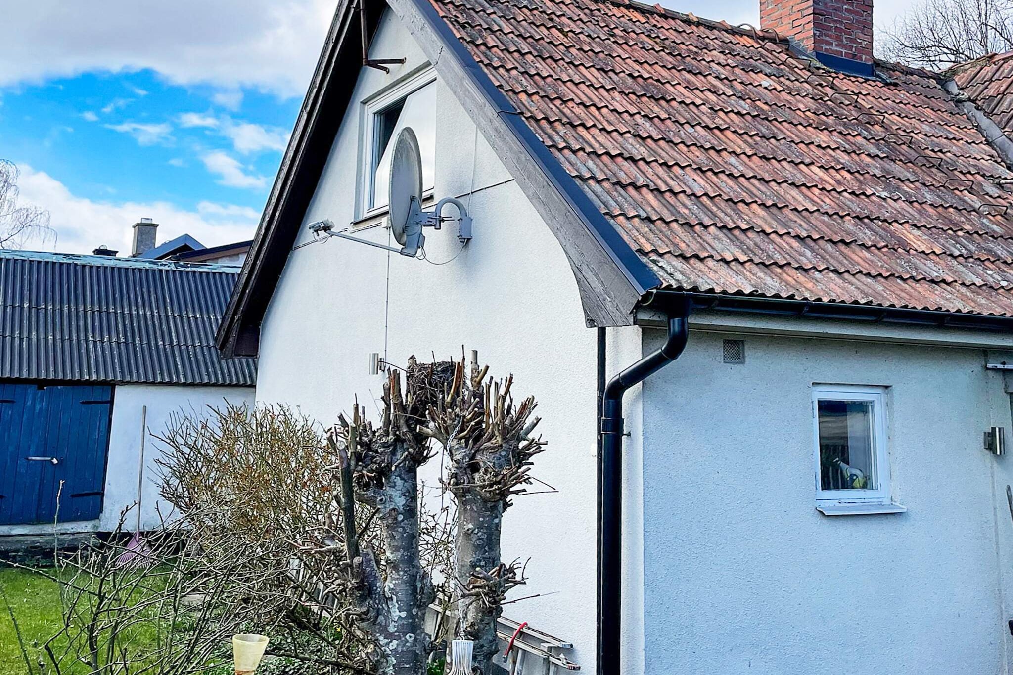 Welcome to a small cozy house with a lovely little garden with fields and the land around the corner.  The house is perfect for the smaller family or couple who want to experience Skåne in the best way. The house has a good standard with all the necessary amenities distributed over two levels. You quickly pass by the hall and step into the kitchen where you fix some to eat before the day's adventure. The living room and dining room next door are perfect for some game nights or for those who want to sit and read and relax for a while in front of the wood-burning stove in the evening. On the ground floor you also have the bathroom. The basement is private and closed to guests. Upstairs you have a larger living room with two single beds and exit to the balcony. Sitting here and having a glass of coffee or wine is not entirely wrong with a little view in addition. Further through the living room you have the larger bedroom with two single beds pushed together. A well-planned and airy upper floor with plenty of light. Outside the patio door from the dining room you  have a large partially secluded terrace where you can enjoy the nice Scanian evenings with something good to drink and consume. You have barbecue, maybe for your purchased fish down in Kåseberga. Wherever you are on the plot, there is a place for you and your party. Imagine having the opportunity to experience all this nice thing regardless of the period you visit beautiful Österlen. This is a place for those who want to get away from stress and big city life, where tranquility is in focus. A few steps away you have a Gästis that is open for much of the summer.  If you want to go on excursions, this place is very well located. You have incredibly nice beaches along Ystad, Löderups strandbad and Sandhammaren. You have Ystad, Simrishamn, Tomelilla if you want to shop, eat well or just walk around. You have a very talked about Café down here "Olof Viktors" which is highly recommended. Happy to also take a visit to the Old Bakery – Örnahusen, Fredrik at Eklaholm and Glimmingehus. A few miles away you have Ales stones, Kåseberga and much more. For the children, there is a lot to explore such as Skåne Zoo, Ystad Zoo and Tosselilla Sommarland and much more. You can even take the ferry from Ystad to Bornholm. Also take the opportunity to fish in all of Skåne's wonderful lakes.