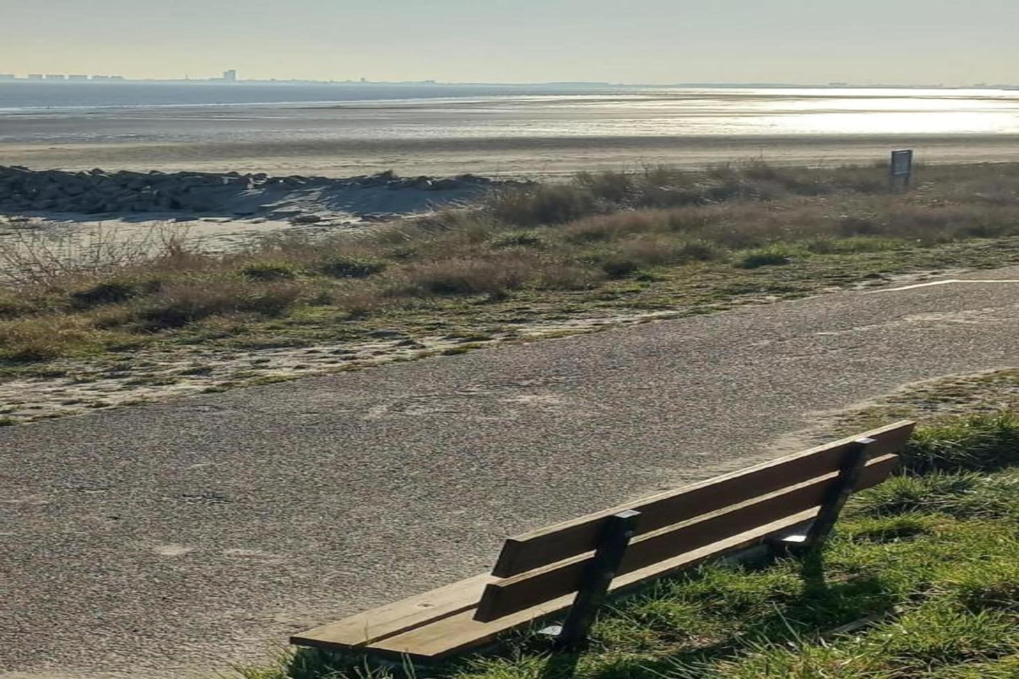 Kustwoning Baarland in Zeeland-Gebieden zomer 20km