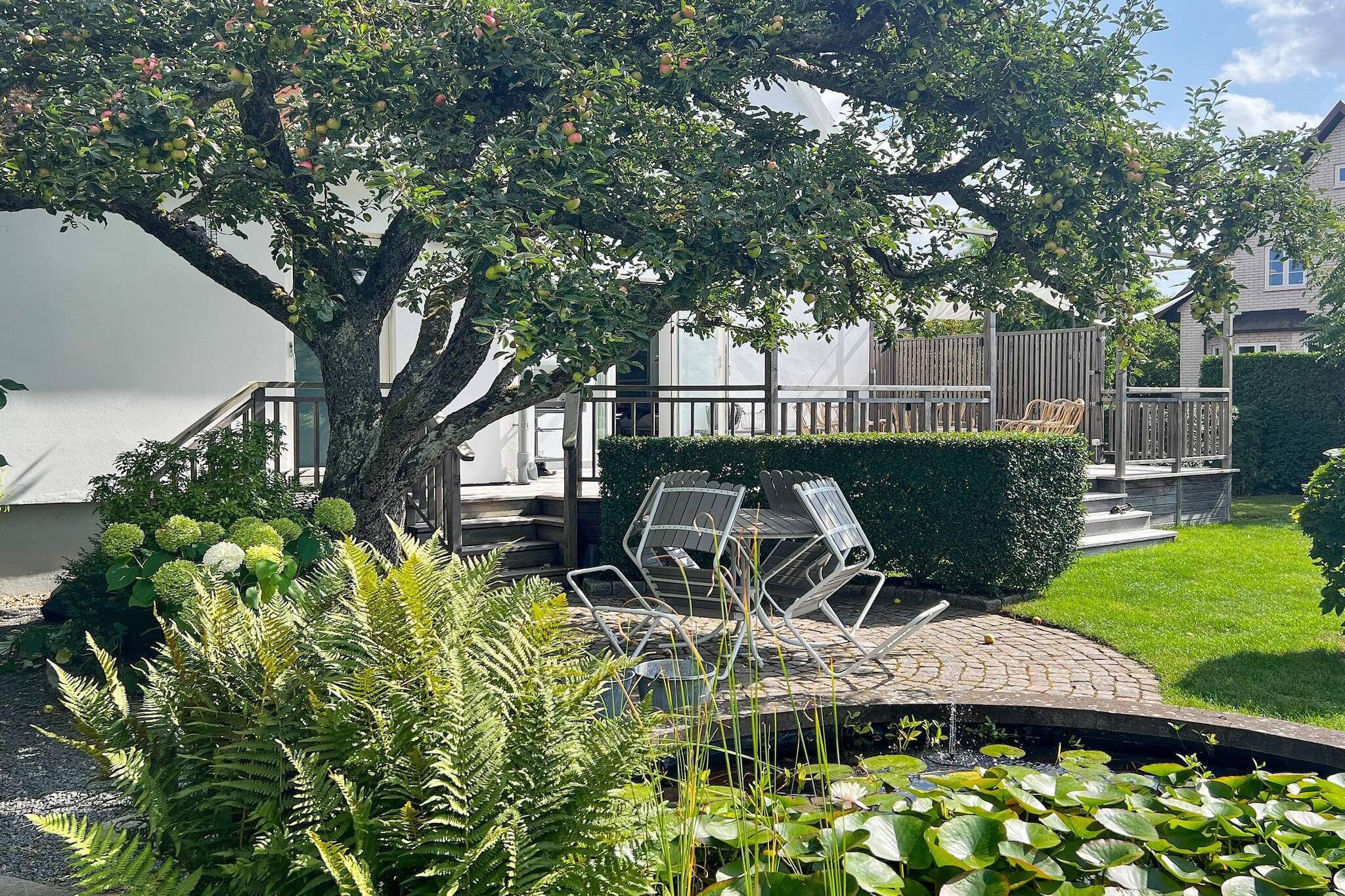 Welcome to one of MalmÃ¶'s most popular neighborhoods - Limhamn! A residence with where you can almost feel the sea breeze from the garden, you have no more than 2000 meters to the sea. Here you live with a high standard and incredibly fine material choices. If you won't feel comfortable in this well-kept house, you won't find it anywhere else either. As the icing on the cake, you have a very inviting balcony where you can sit and bask in the sun while the green grass makes you feel summer happiness! Inside, you are greeted by a very spacious hall that leads into a delicious bathroom with a double shower and a door to the balcony. Further into the house, you have an open floor plan between the kitchen and living room. If you love cooking and sitting together during long evenings, you've come to the right place. Here there is a spacious dining area and substantial sofa as well as a wood burning stove that increases the cosiness factor all year round and provides plenty of warmth. There are two bedrooms upstairs, one with a double bed and the other with a single bed. There is also a double bed in the basement. All beds with good sleeping comfort. There is also an extra bathroom and washing machine and dryer in the basement. Here you will enjoy and feel good. Also take the opportunity to grill something good on the gas grill. In addition to wonderful beaches along the coast, you are within walking distance to Limhamn's cozy streets, the ferry dock where you can eat famous pizza or eat really good ice cream. A couple of miles towards HÃ¶llviken and SkanÃ¶r Falsterbo you have beaches beyond the ordinary, worth a visit. For those who love golf, you have one of Europe's best training facilities, PGA Sweden National, not too far away by car. If you want to go on excursions, this place is very well located. You have incredibly nice beaches along Ystad, LÃ¶derup beach, Kivik and Sandhammaren. You have MalmÃ¶ center if you love the city center and shopping or Emporia's shopping center. You have a very popular CafÃ© down here &quot;Olof Viktors&quot; which is highly recommended. Feel free to also visit the Old Bakery - Ã–rnahusen, Fredrik on Eklaholm. In Ã–sterlen you have Ale's stones, KÃ¥seberga and much more. For the children there is a lot to explore such as SkÃ¥ne Zoo, Ystad Zoo and Tosselilla Summerland and much more. You can even take the ferry from Ystad to Bornholm. Also take the opportunity to fish in all of SkÃ¥ne's wonderful lakes.