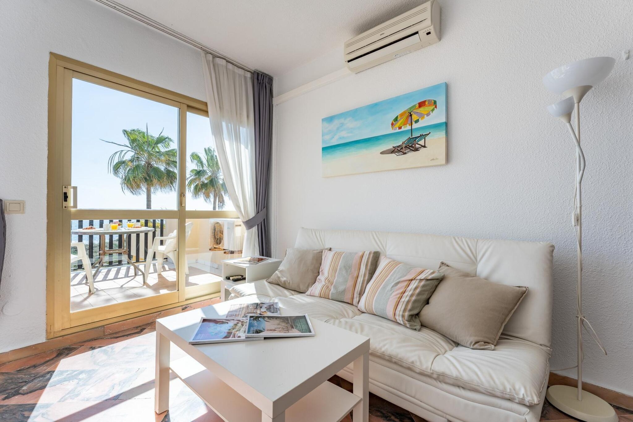 CT 239 - Romana Playa - First Beachline-Salon