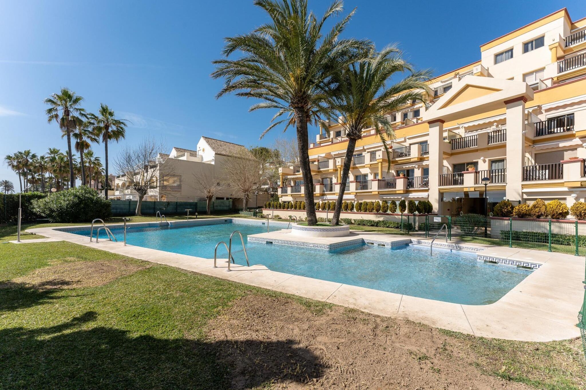 CT 239 - Romana Playa - First Beachline-Piscine