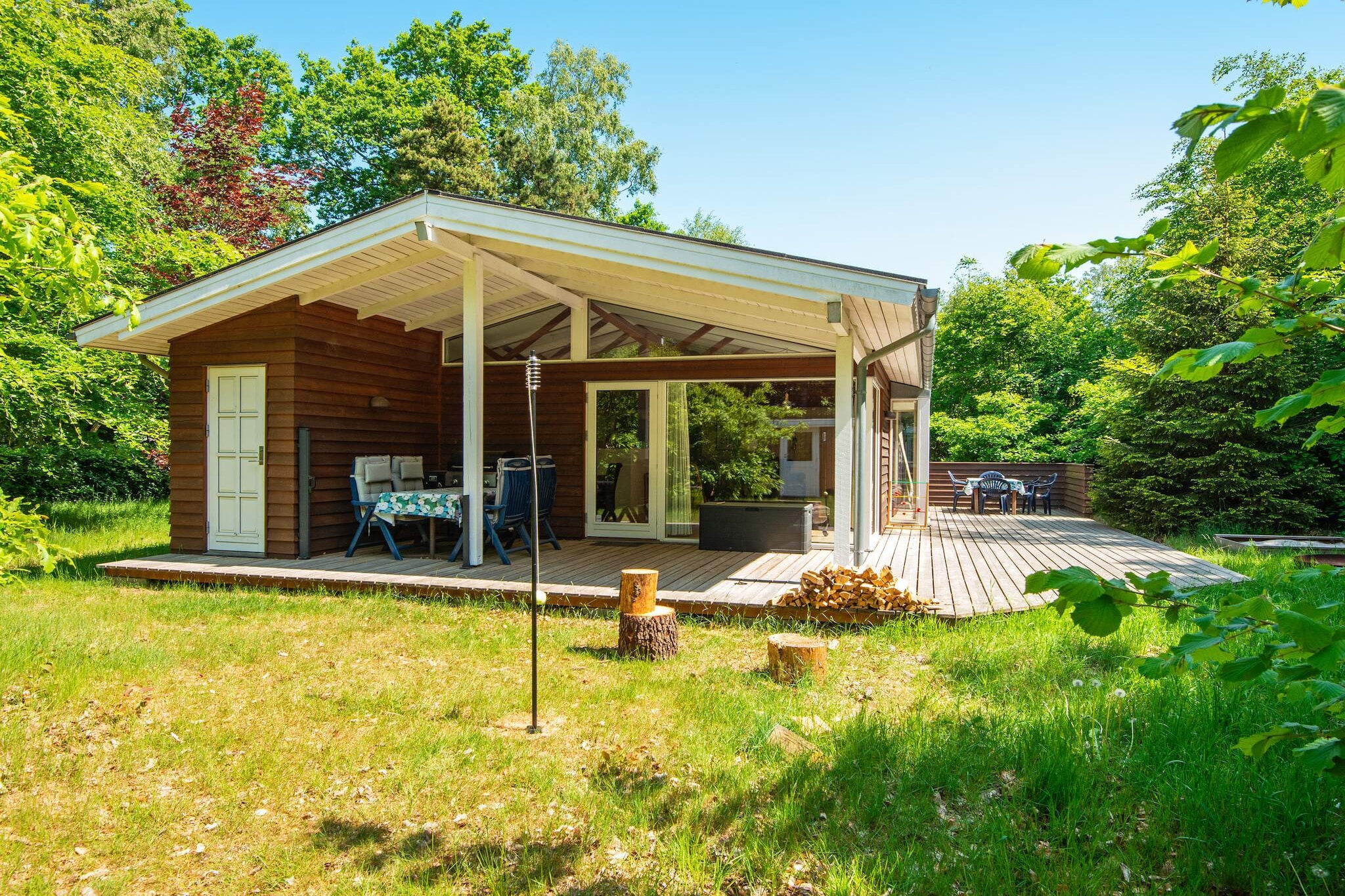 4 person holiday home in Glesborg-By Traum
