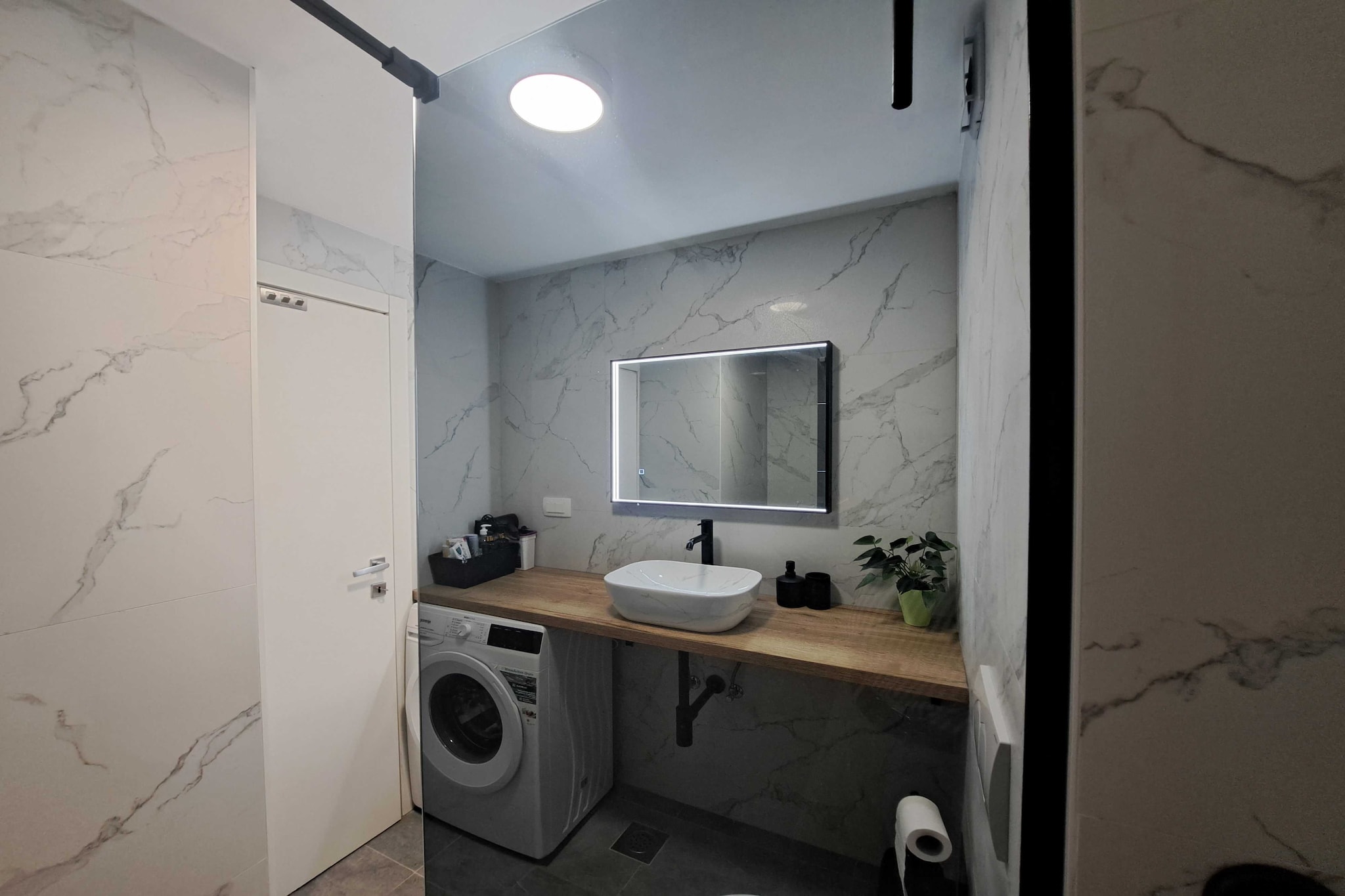 Apartment Precious View - One Bedroom Apartment with Sea View and City View-Badkamer