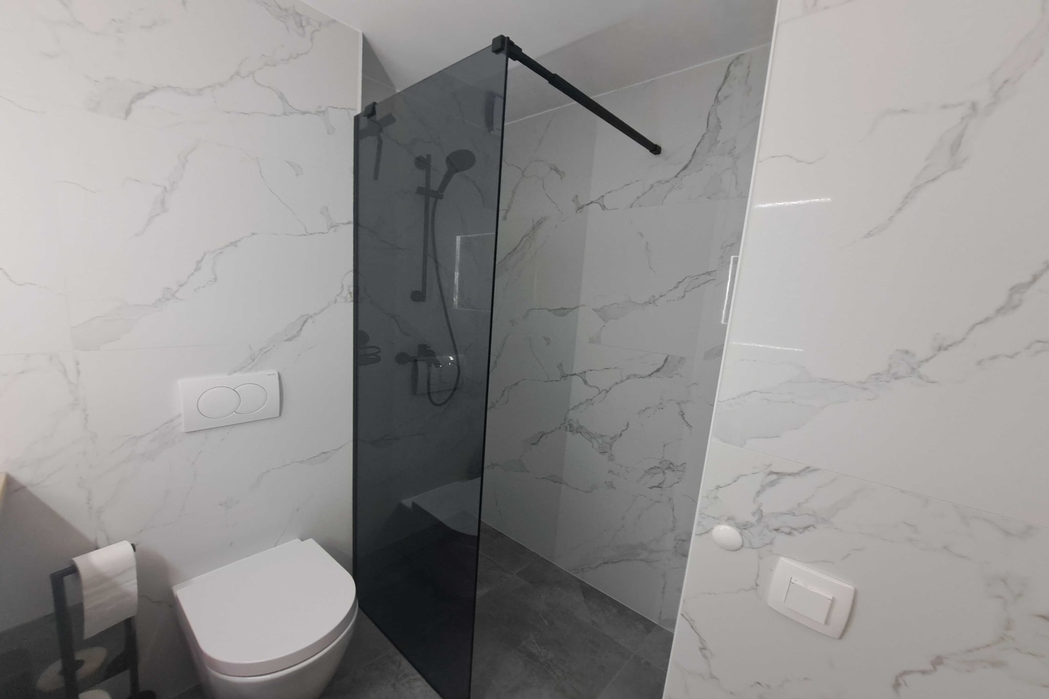 Apartment Precious View - One Bedroom Apartment with Sea View and City View-Badkamer