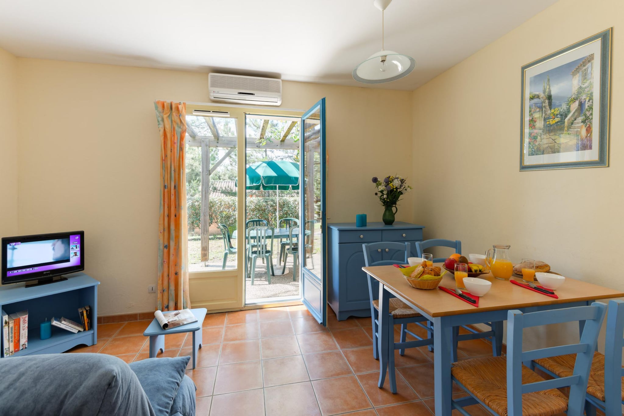 Air-conditioned maisonette near the center of Gaujac in the Gard.