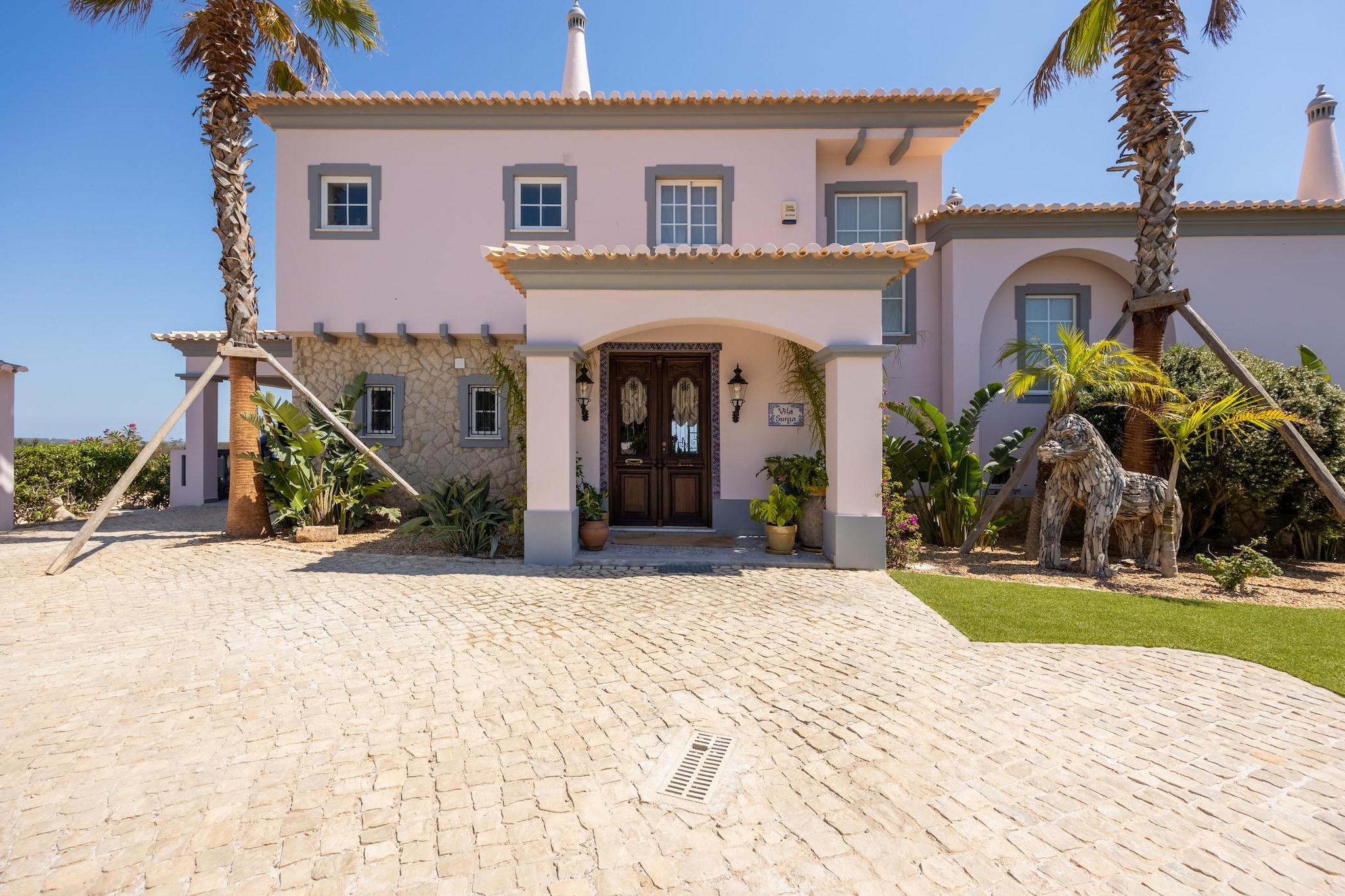 Surga-Buitenkant zomer