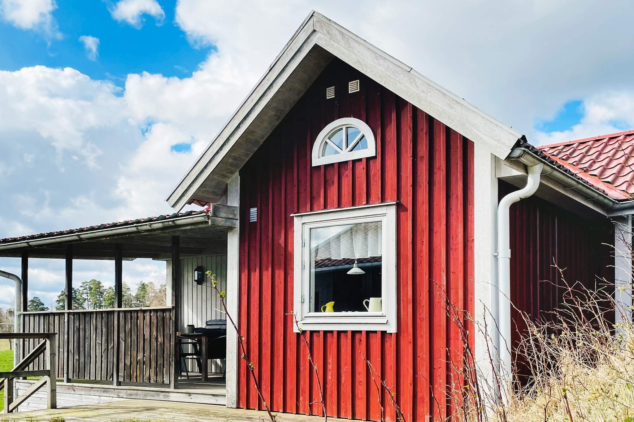 This cozy cottage in the countryside is the perfect choice for a relaxing holiday with friends or family. Just 100 meters from the cottage you will find a beautiful lake, perfect for swimming or trying fishing or just enjoying the view of the water. With an area of well-planned 40 sqm and with five comfortable beds, there is plenty of space for everyone to stretch their legs and relax. The cottage has a sleeping loft with room for two people and a bedroom with a bunk bed for two more people. In addition, there is an extra bed in the living room, perfect for accommodating an extra guest. There is a toilet and shower in the cabin, which means you can stay fresh and clean during your stay. The cottage is also well equipped with all the necessary amenities, including a kitchen for preparing food. In the yard around the cottage there are animals such as cows, calves and chickens. It is a fun experience to see and pet the animals or just watch them run around the farm. You have free access to the bathing jetty which is shared with other accommodation around. The pier on the left is the homeowner's own. The cottage is located on a cozy farm that is in use and where the owners live in the big yellow house. Staying in this cabin is a fantastic way to get away from everyday stress and worries and enjoy a place of peace and quiet in nature. Take the opportunity to visit VÃ¤nga mill and its cozy cafe. You only have 22 km to the town of BorÃ¥s and the well-visited BorÃ¥s Zoo or why not a day trip to the west coast's metropolis Gothenburg with Liseberg. Warm welcome to a wonderful place and nice stay.