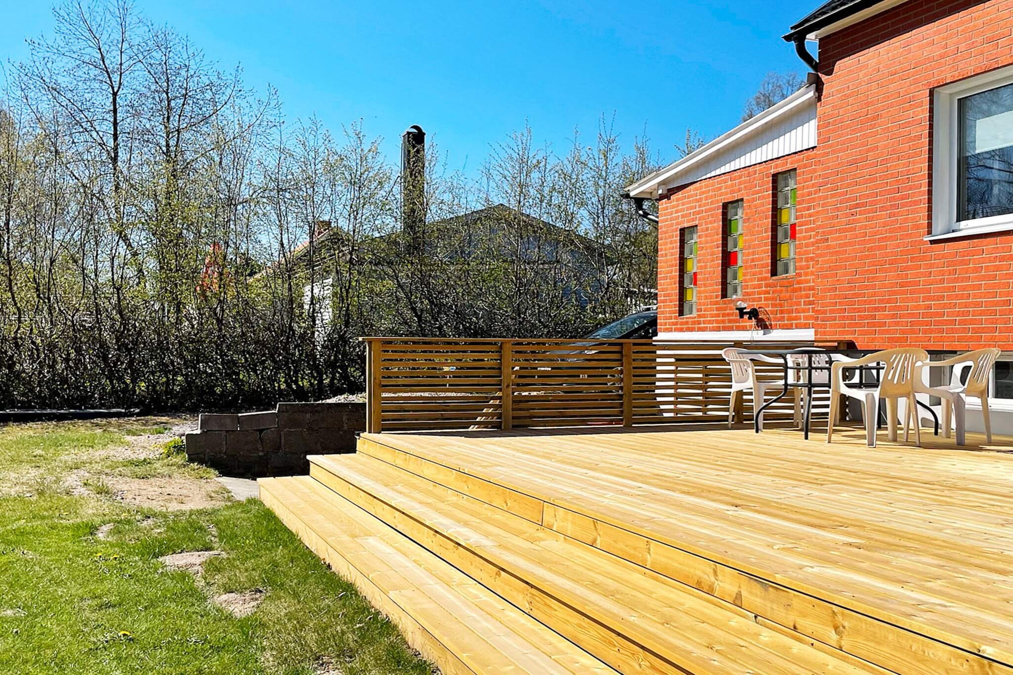 Welcome to this pleasant accommodation that has been continuously renovated in recent years. The house has large indoor areas and a garden. With a location that makes it incredibly convenient to get to wonderful excursion destinations by car. The house consists of a living room with a kitchen next door. Here you sit comfortably both in the kitchen and on the sofa. A nice place for socializing. You also have bedroom number one on the lower floor with a single bed. You have the other two bedrooms on the upper floor with a double bed and a smaller double bed (140 cm). You have the black bathroom with shower on the lower floor. Another bathroom is in the basement with a bathtub if needed and also a washing machine. In the evenings or on days when the weather is perhaps a little worse, you are happy to sit in the large conservatory with a door down to the garden. On a warm and sunny day, you probably start with a short time on the balcony before heading down to the large terrace. There is a lot to do in SkÃ¥ne within a reasonable distance. In addition to that, there is for those of you who appreciate swimming, fishing, walking or cycling as much as beautiful as possible. You have short distances by car to an incredible number of lakes, IvÃ¶sjÃ¶n, Immeln (there is also an ice cream boat here in the summer), You have Trollabadet and Gummarpsbadet just over 4 km away where you also have a sauna. Here there are several churches and castles to visit, the Ljungryda Nature Reserve. You also have VÃ¥ngaberget, which is suitable for skiing but also for cycling in summer. If you want to swim on one of the finest beaches in SkÃ¥ne, Ã…hus is about 50 km away. Along the coast towards Ã–sterlen, you also have Kivik's Musteri, Stenshuvud, Ale's stones and much more.