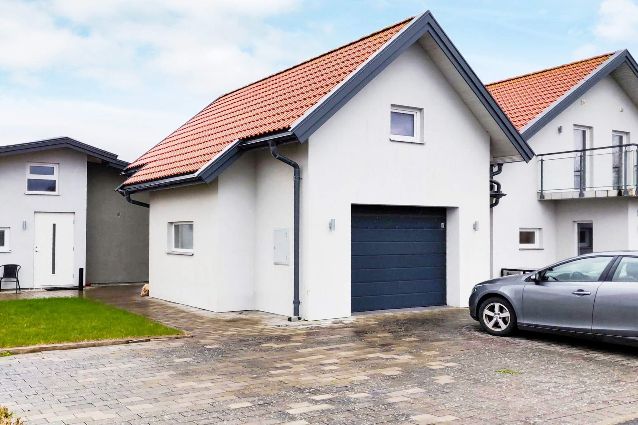 Internet Access DSL, Living room(single bed, double bed), open kitchen(cooker(electric), hood, coffee machine, microwave, fridge-freezer), Living/bed room(single folding bed, TV, chromecast), bathroom(washbasin, shower, toilet), courtyard(garden furniture), parking