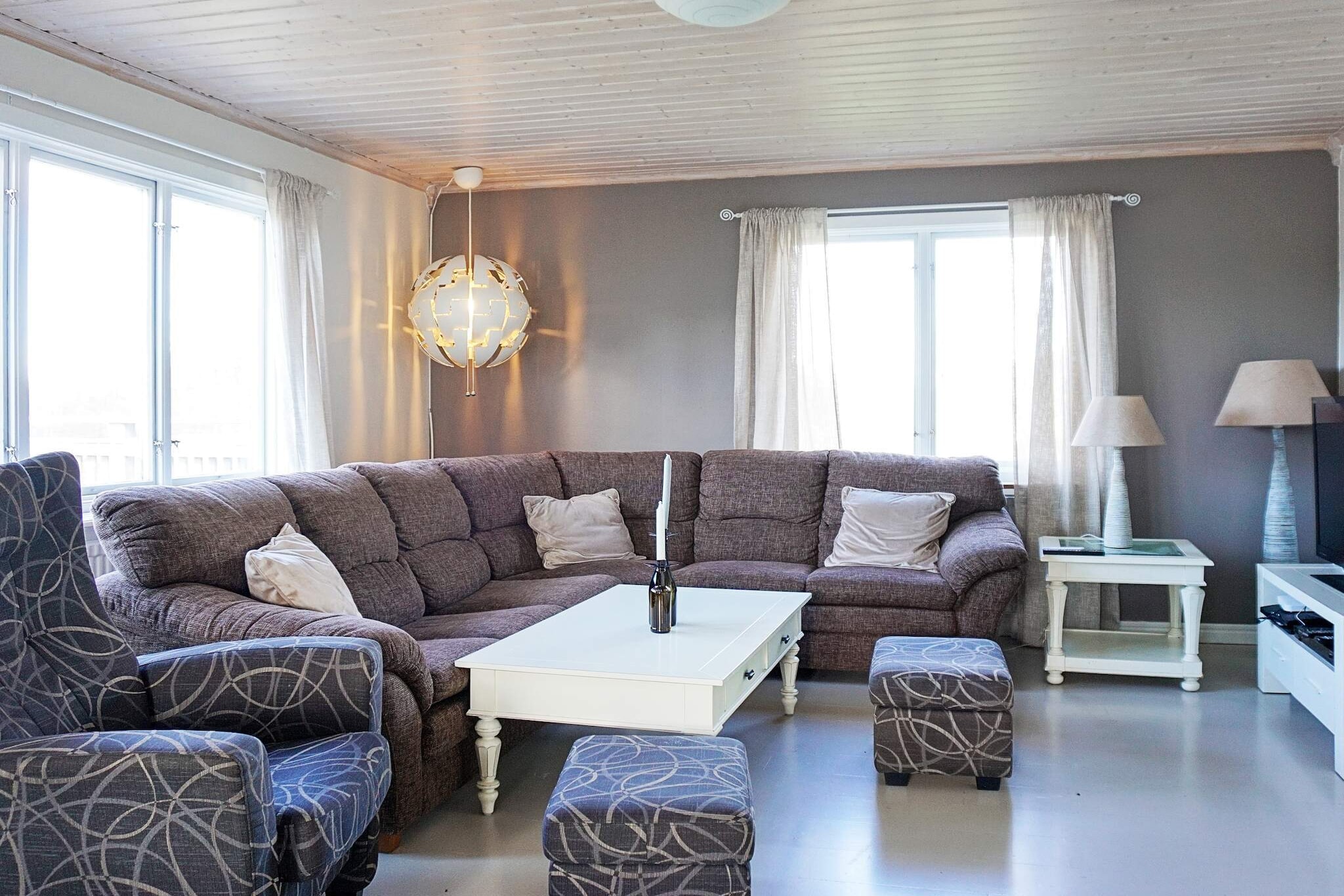 9 person holiday home in HÃ„LLEVADSHOLM-By Traum