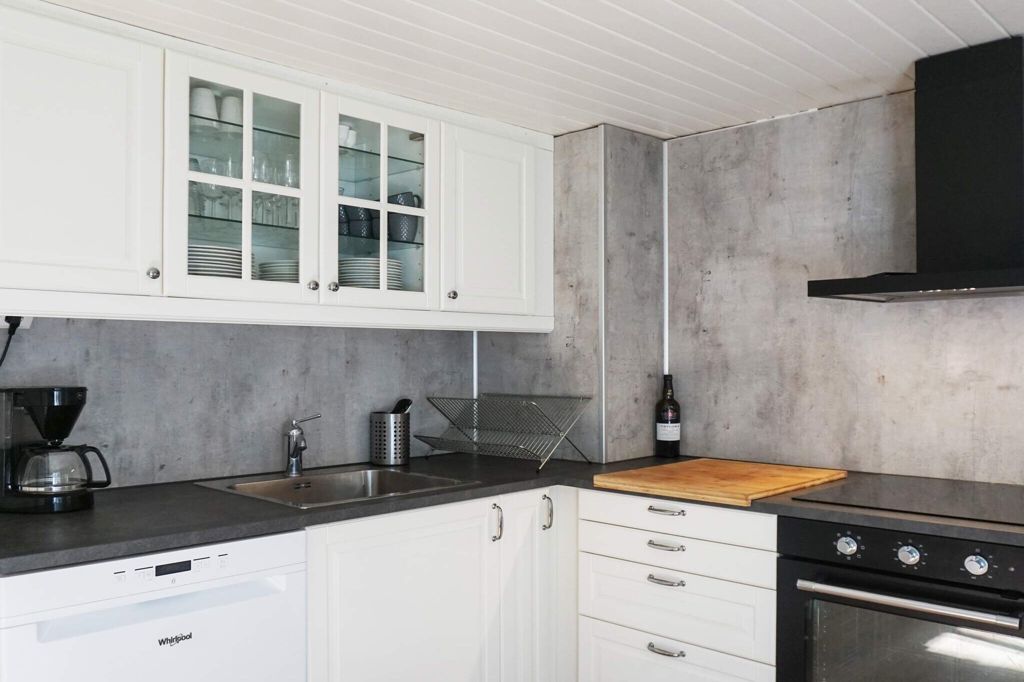 Kitchen(cooker(electric), hood, coffee machine, microwave, dishwasher, fridge-freezer, high chair, water from well), Living/bed room(TV, DVD player, CD player, chromecast), bathroom(tumble dryer, washbasin, shower, toilet, washing machine), mezzanine(4x single bed, double bed), heating(electric), terrace, garden, garden furniture, parking, air to air heatpump