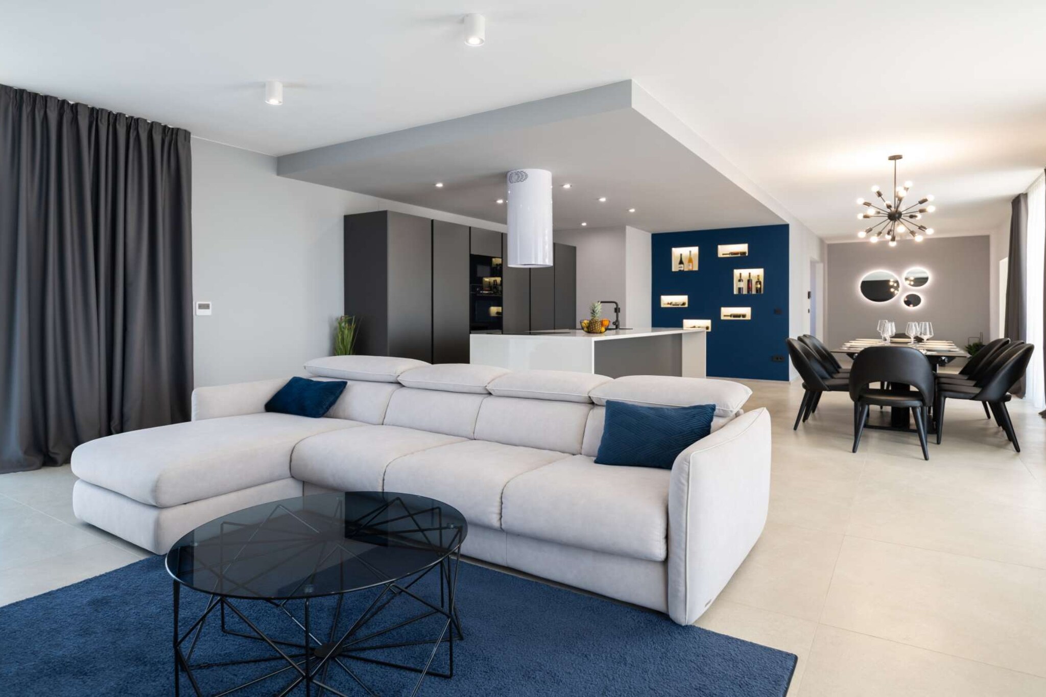 Stylish Stay with Hot Tub